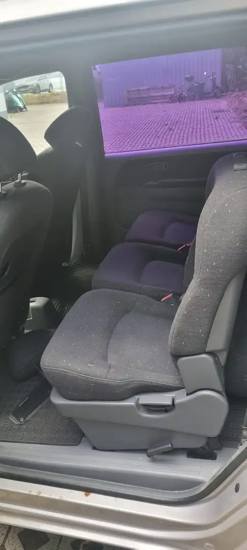 Hyundai Trajet Trajet 2.0 GLS Plateado - 1