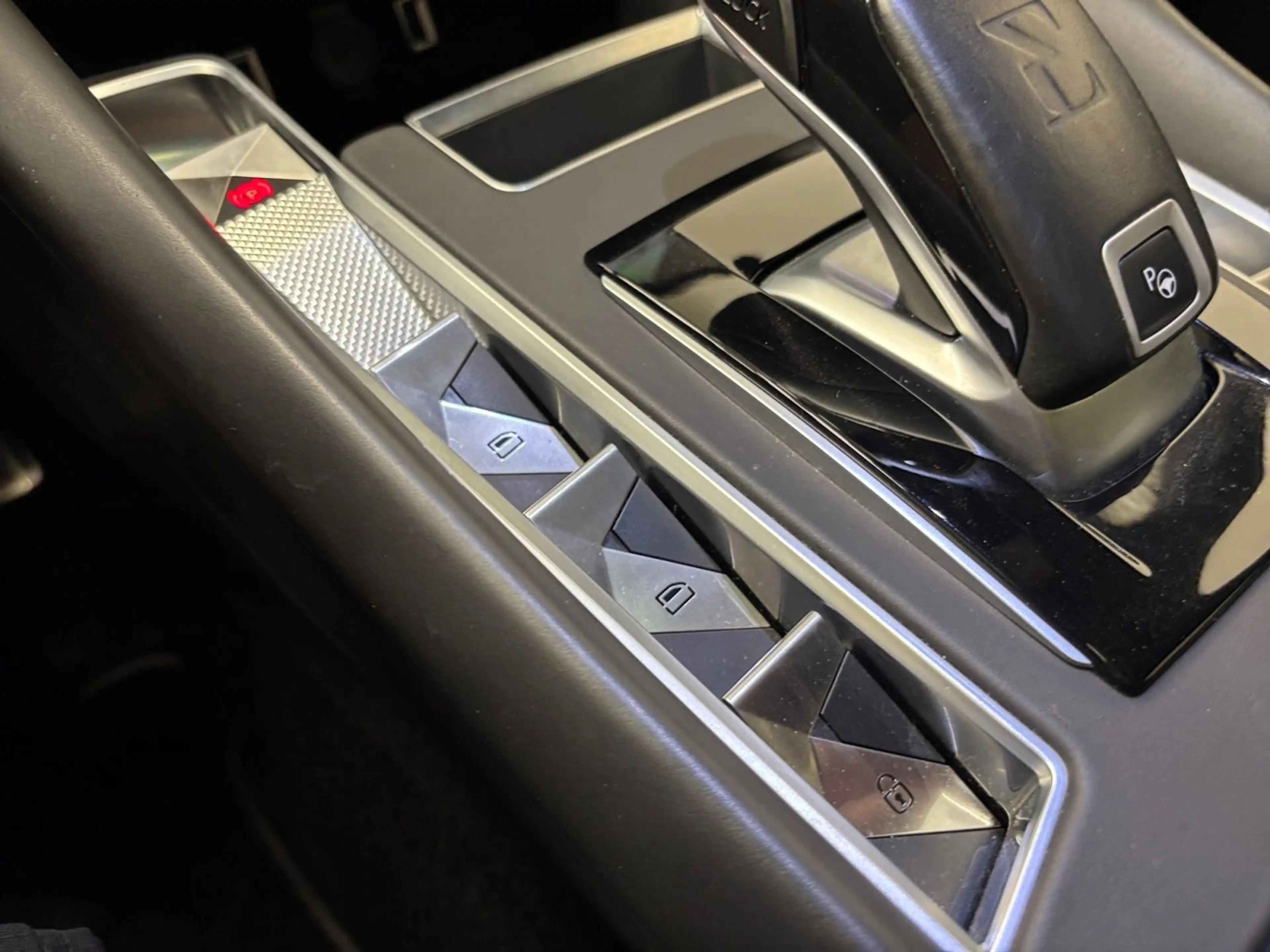 DS Automobiles DS 9 1.6 E-TENSE PHEV Rivoli + Full Options — photo 15