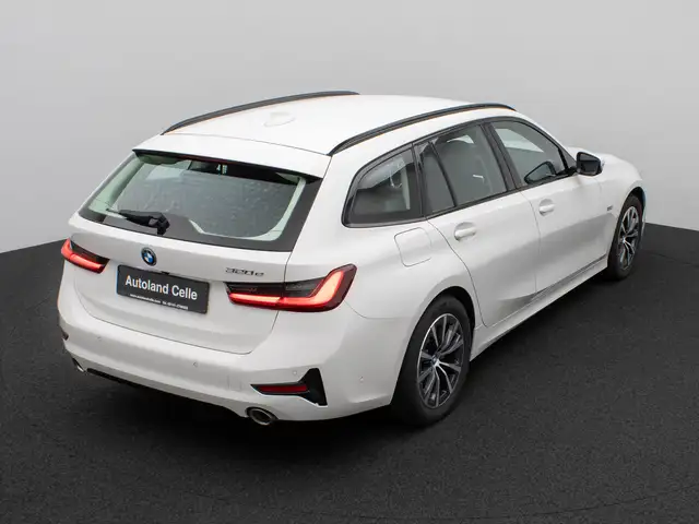 BMW 3 Series view 7