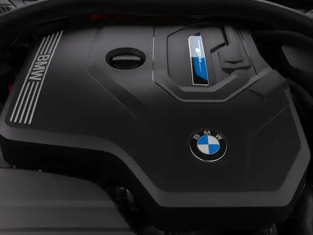BMW 3 Series view 15