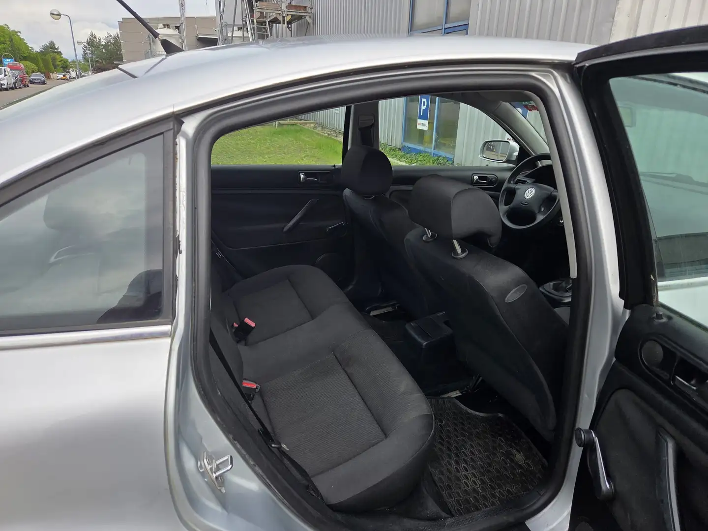 Volkswagen Passat Basis Gris - 1
