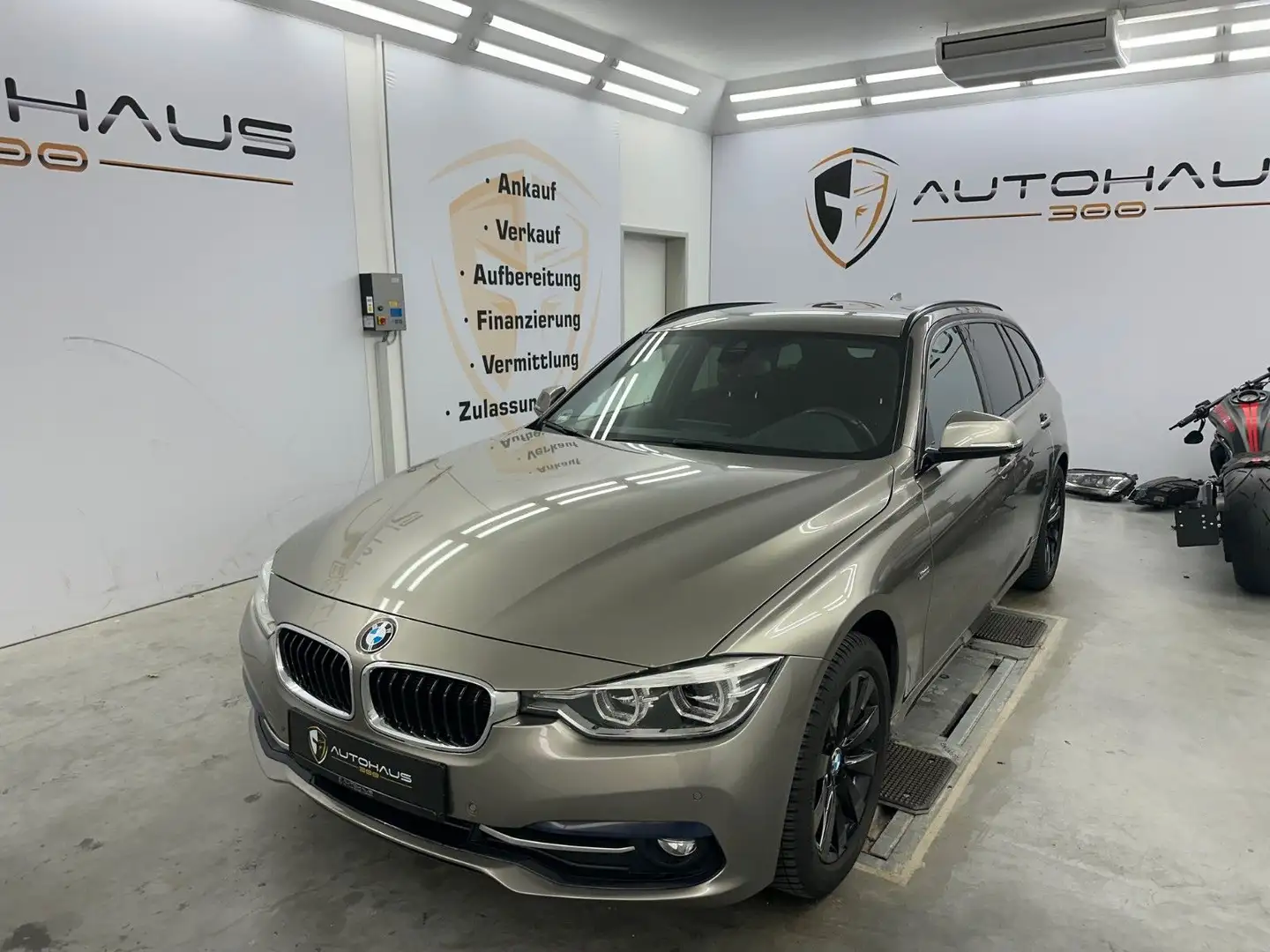 BMW 320 d Touring xDrive Sport Line M-PAKET HEAD UP Argent - 1