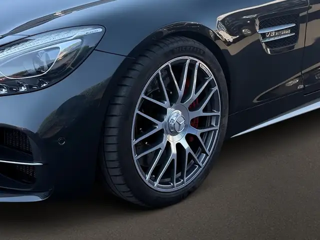 Mercedes-Benz AMG GT view 3