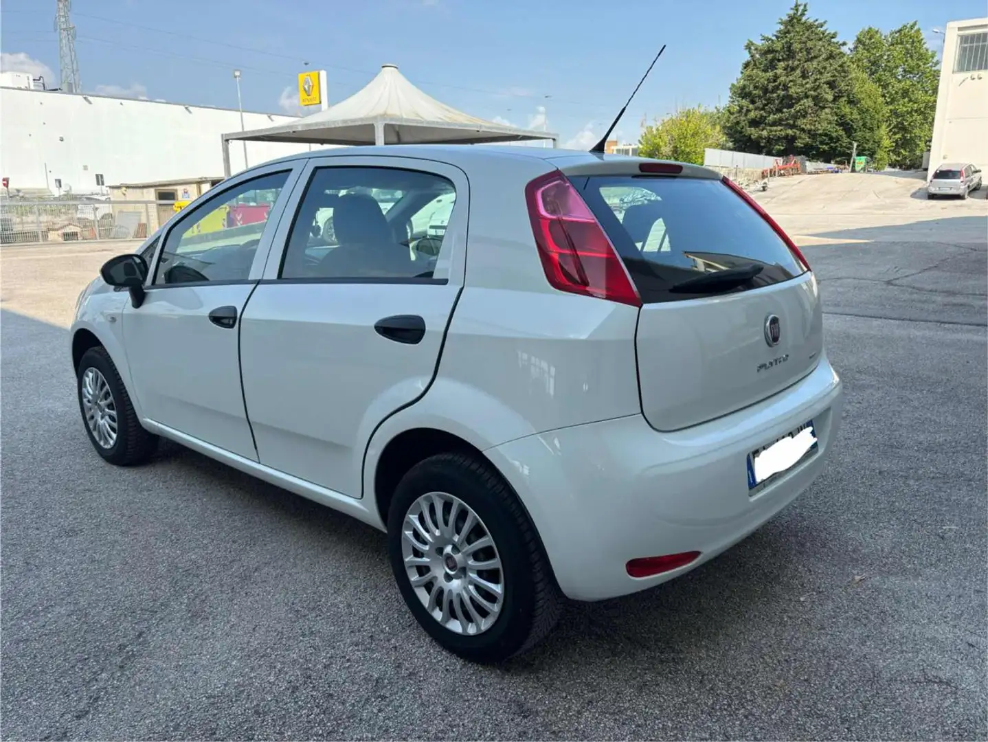 Fiat Punto 1.4 8V 5 porte Natural Power Street Blanc - 2