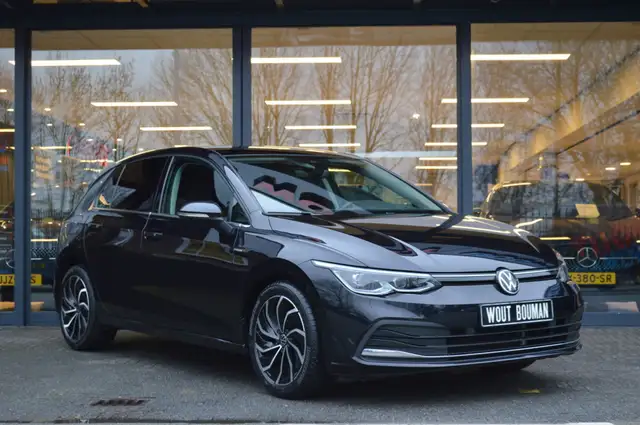 Volkswagen Golf view 3