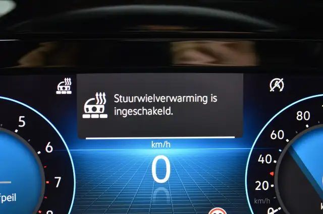 Volkswagen Golf view 21