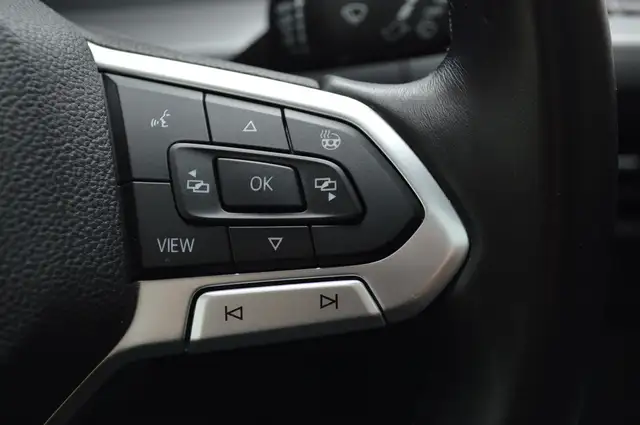 Volkswagen Golf view 18