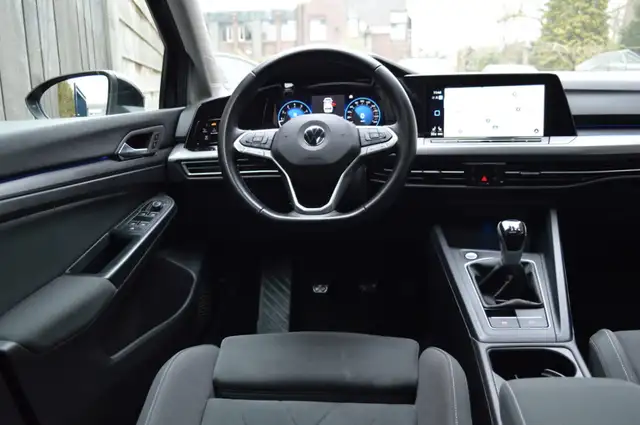 Volkswagen Golf view 4