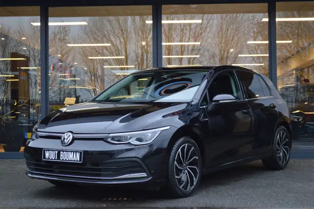 Volkswagen Golf view 2