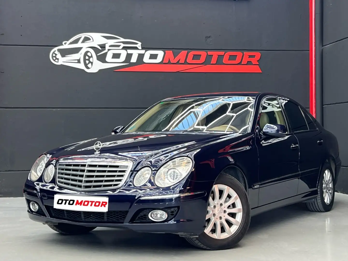 Mercedes-Benz E 280 4M Elegance Aut. Azul - 2