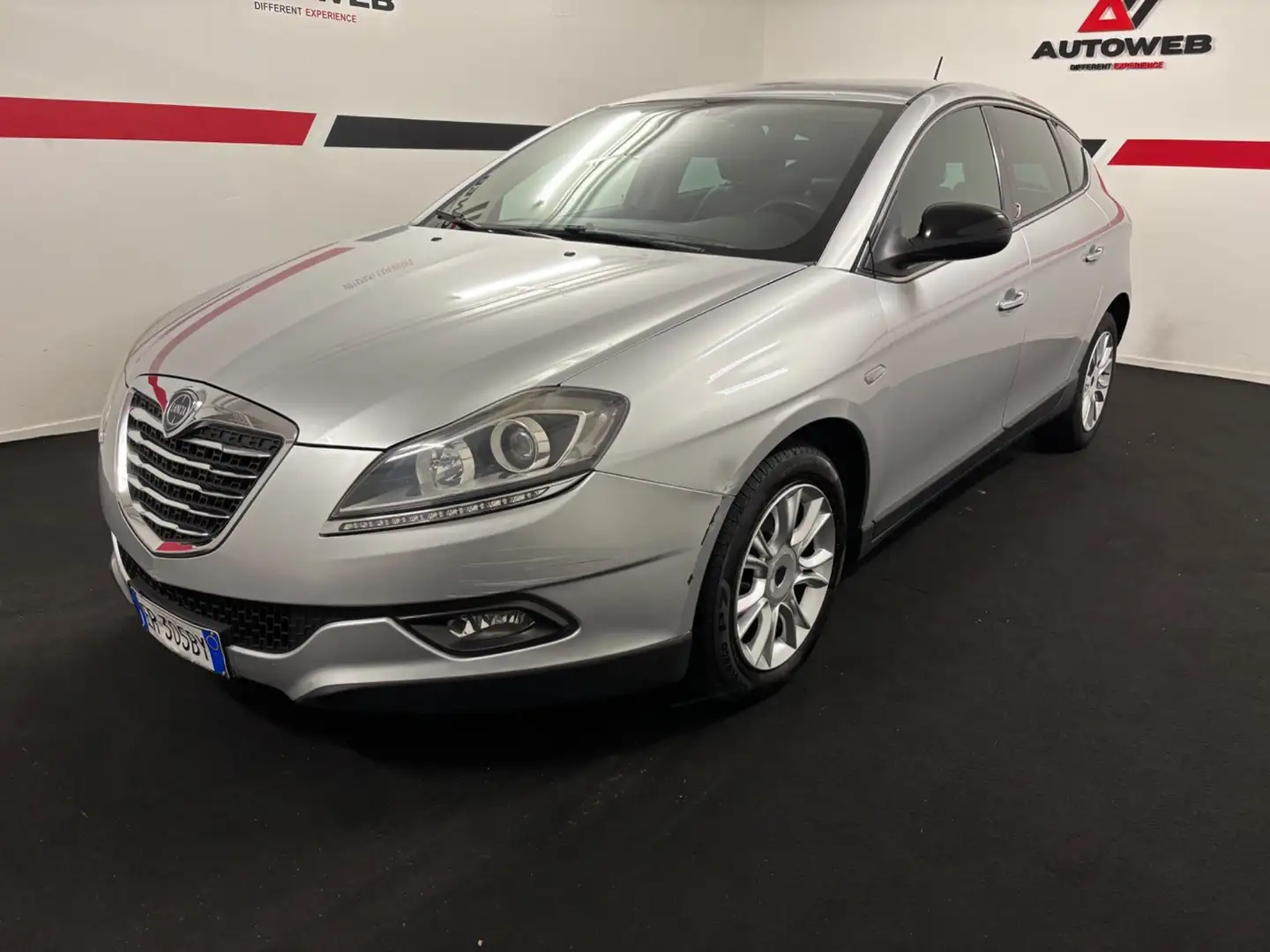 Lancia Delta Delta 1.6 MJT DPF Gold Argent - 1