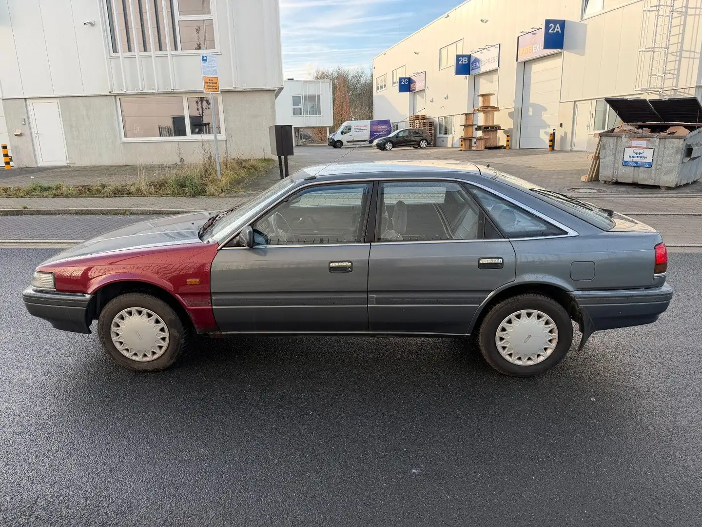 Mazda 626 Grau - 2