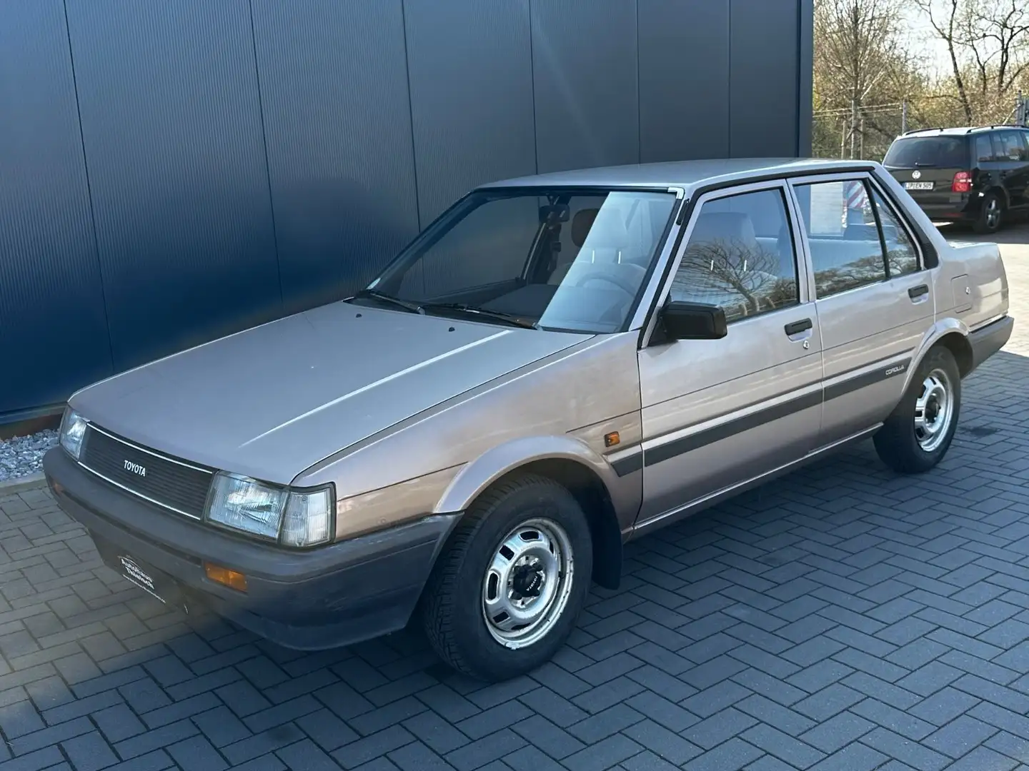 Toyota Corolla Automatikgetriebe. Gold - 2