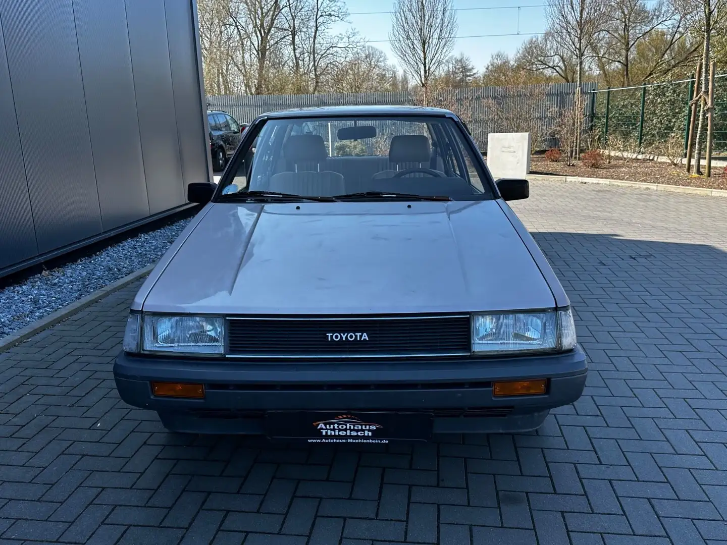 Toyota Corolla Automatikgetriebe. Gold - 1