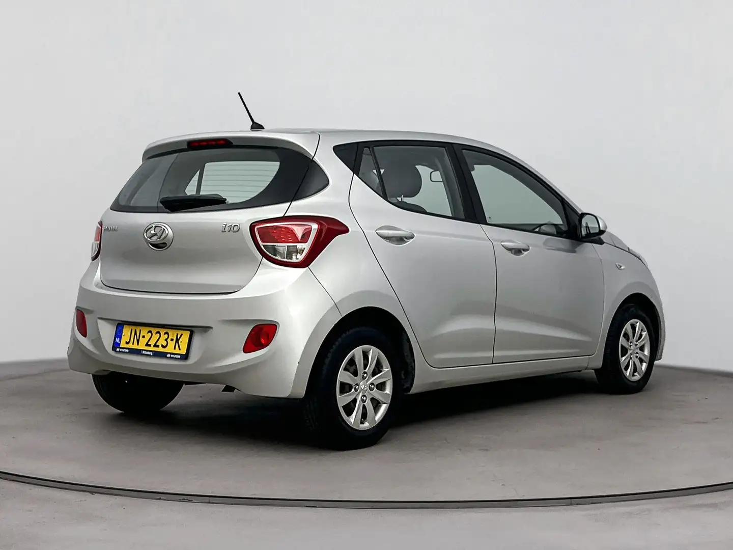 Hyundai i10 1.0i i-Motion Comfort | Cruise Control | Climate C Grijs - 2