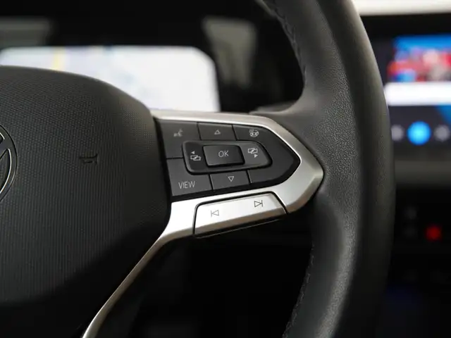 Volkswagen Golf view 11