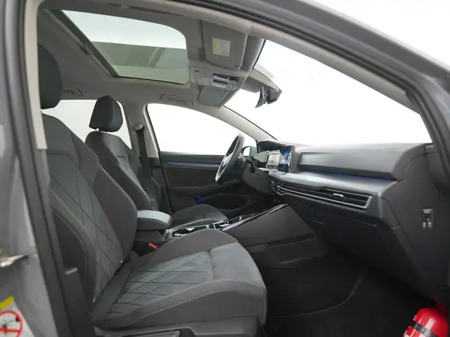 Volkswagen Golf view 3