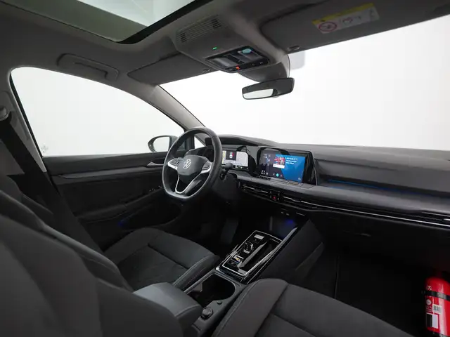 Volkswagen Golf view 2