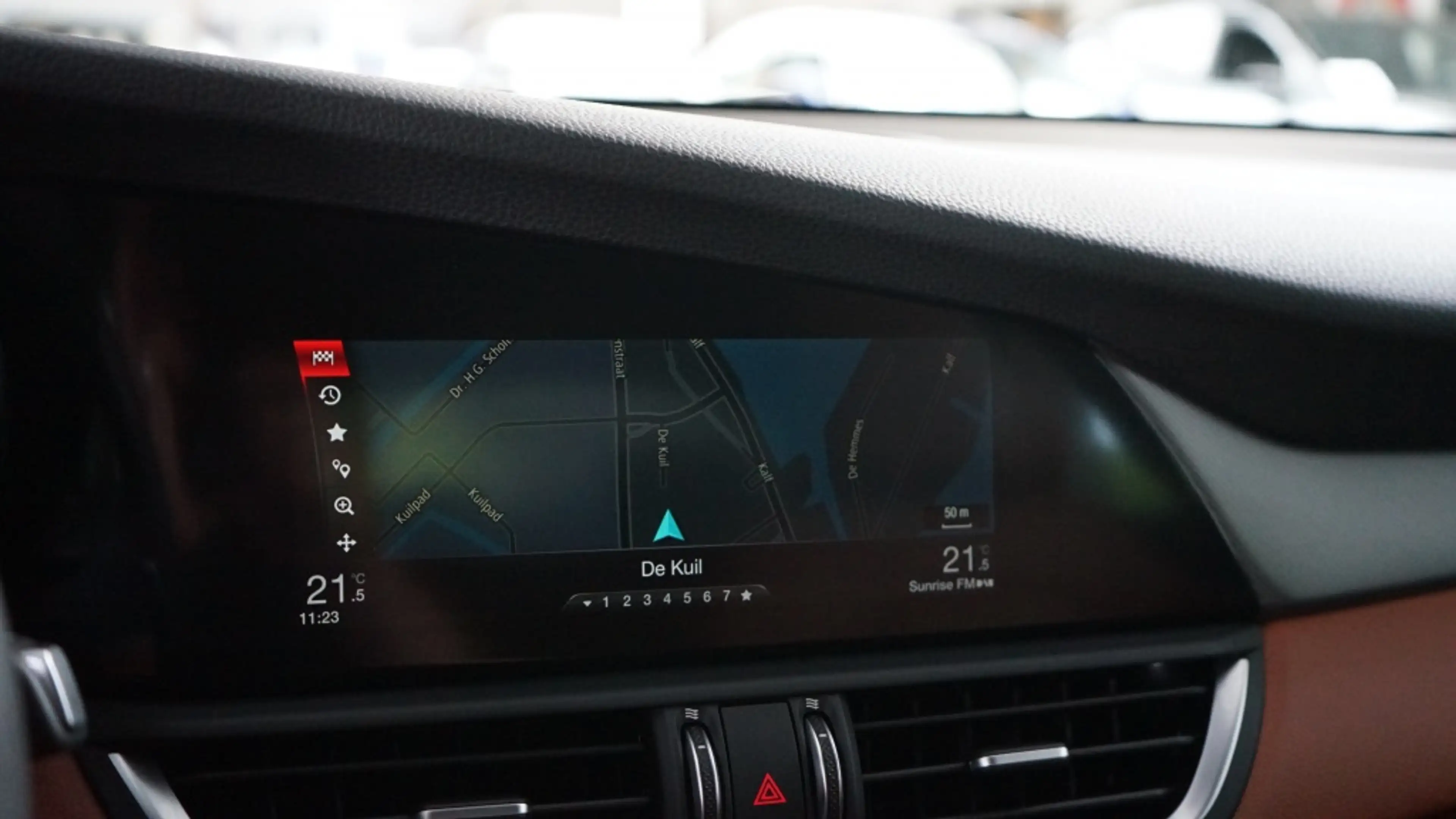 Alfa Romeo Giulia 2.0T Super | Veloce pack | Carplay | 19 inch | — photo 24