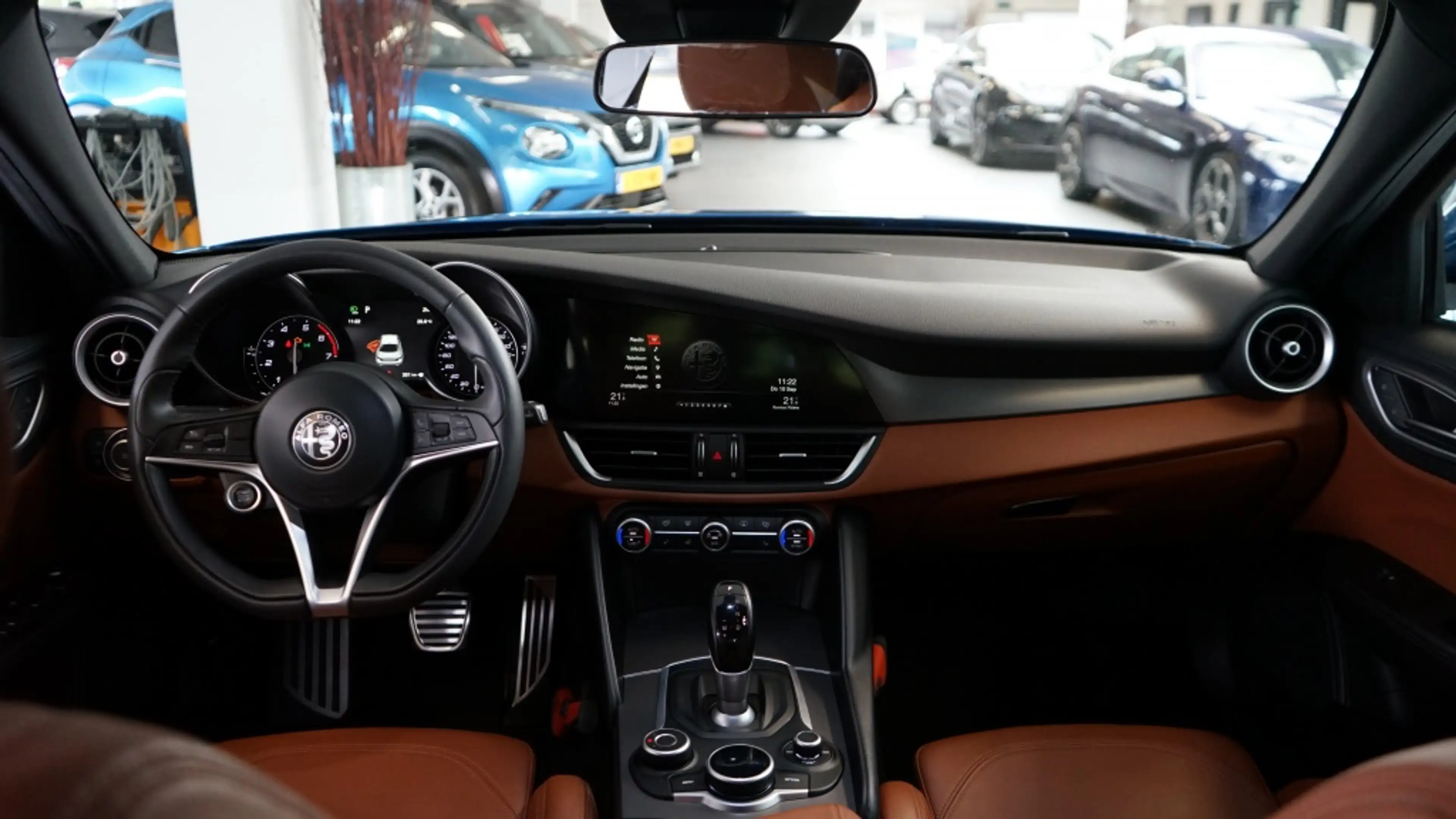 Alfa Romeo Giulia 2.0T Super | Veloce pack | Carplay | 19 inch | — photo 18