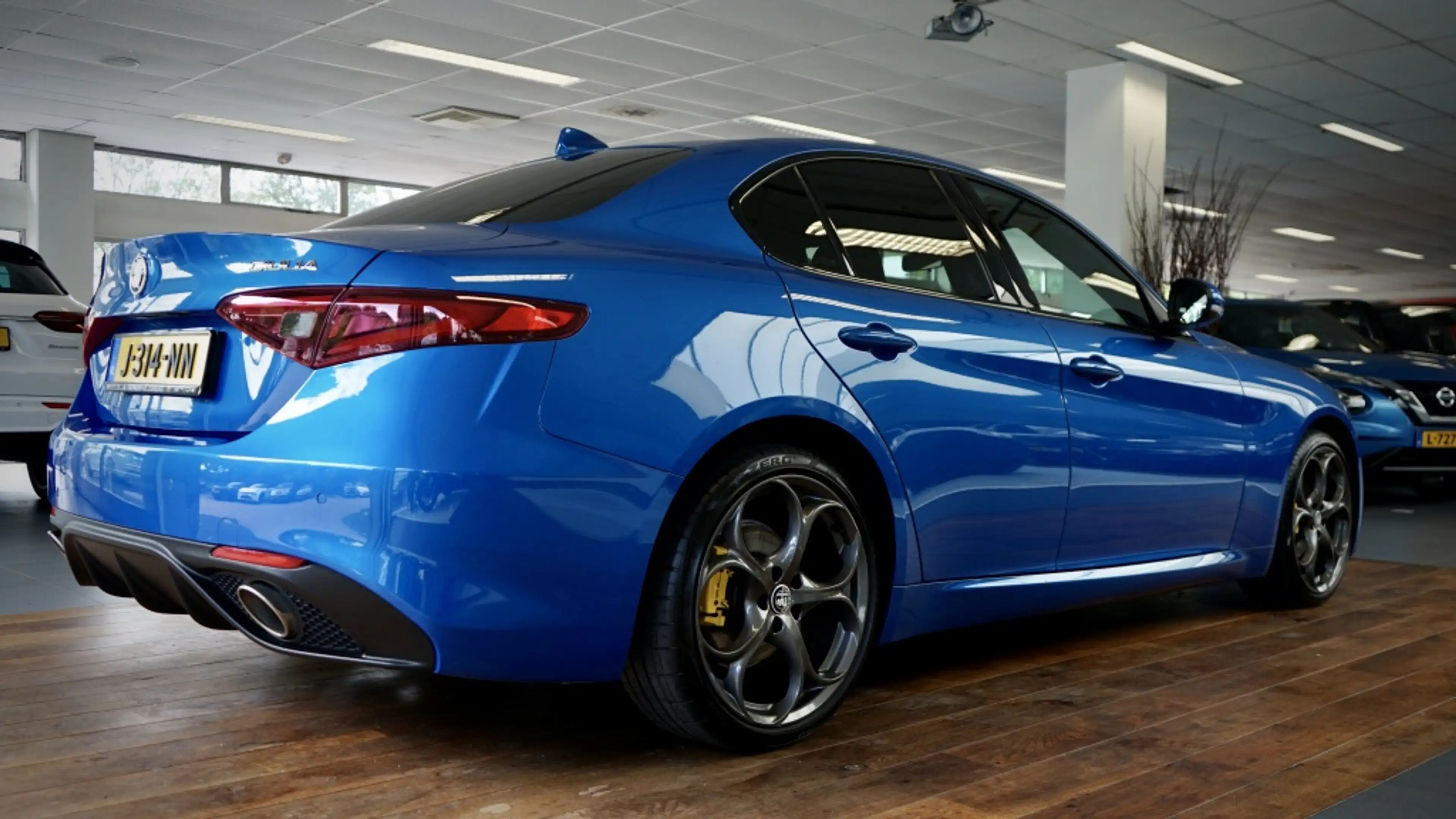 Alfa Romeo Giulia 2.0T Super | Veloce pack | Carplay | 19 inch | — photo 11
