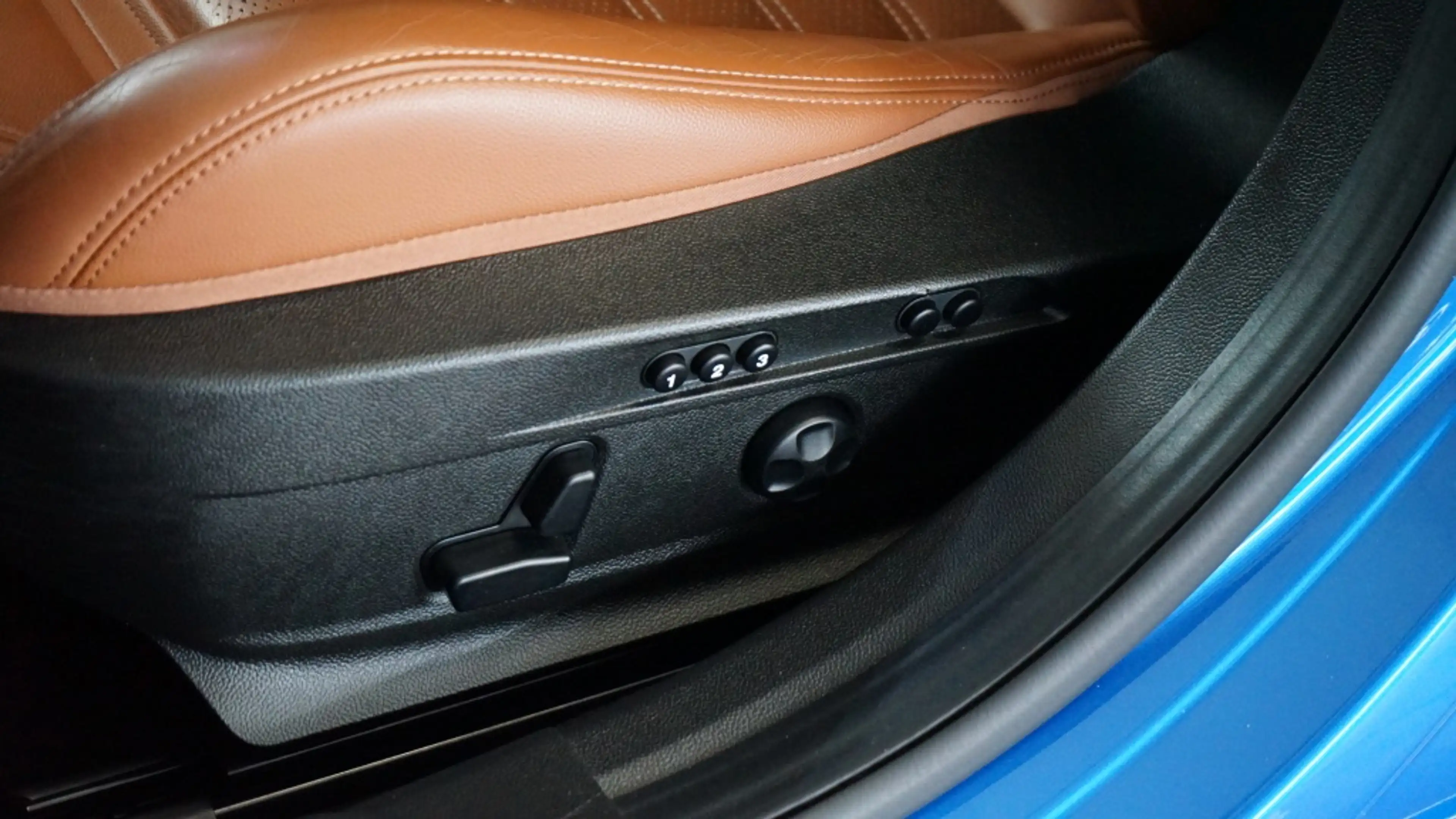 Alfa Romeo Giulia 2.0T Super | Veloce pack | Carplay | 19 inch | — photo 17