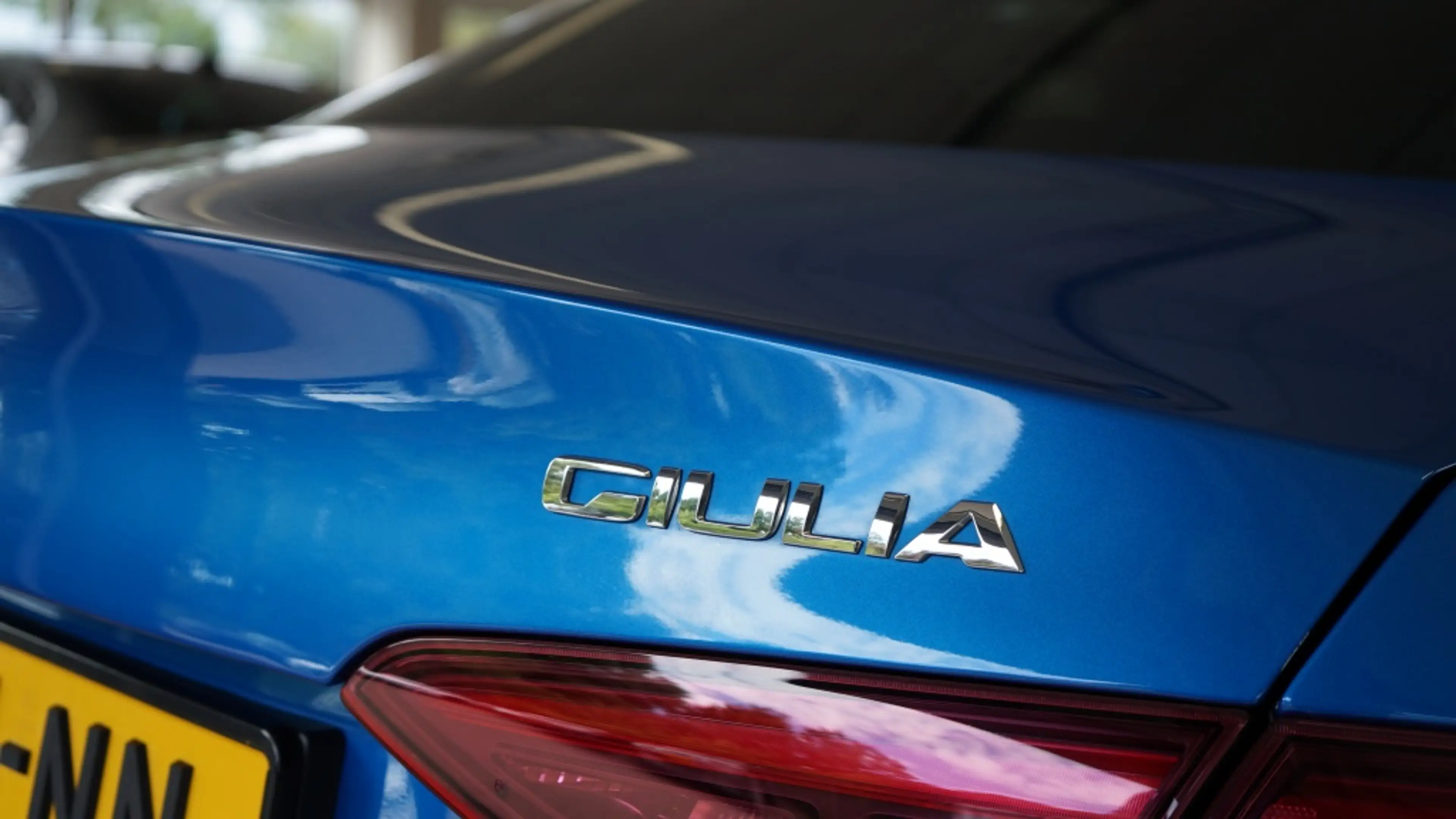Alfa Romeo Giulia 2.0T Super | Veloce pack | Carplay | 19 inch | — photo 13