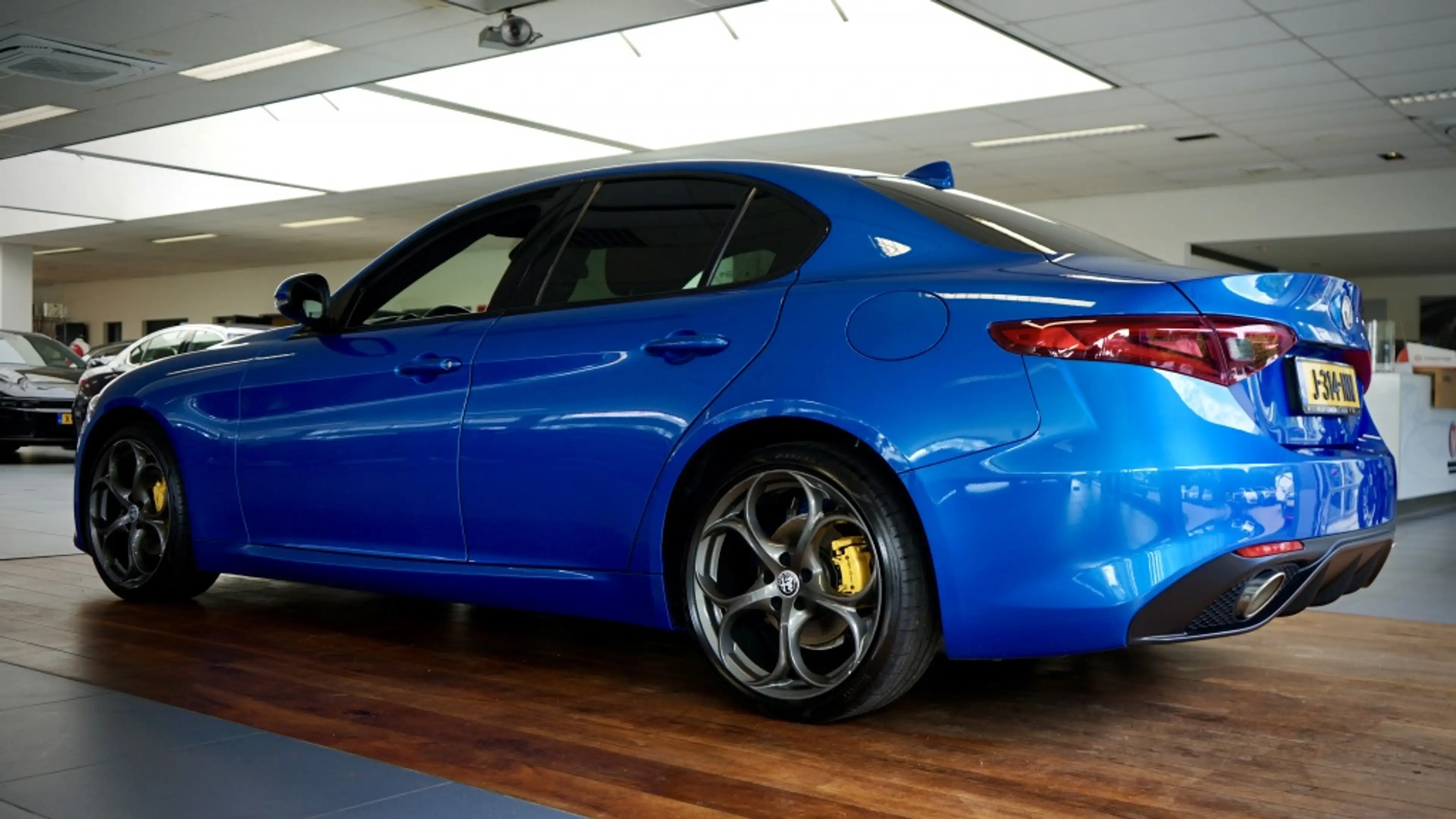 Alfa Romeo Giulia 2.0T Super | Veloce pack | Carplay | 19 inch | — photo 9