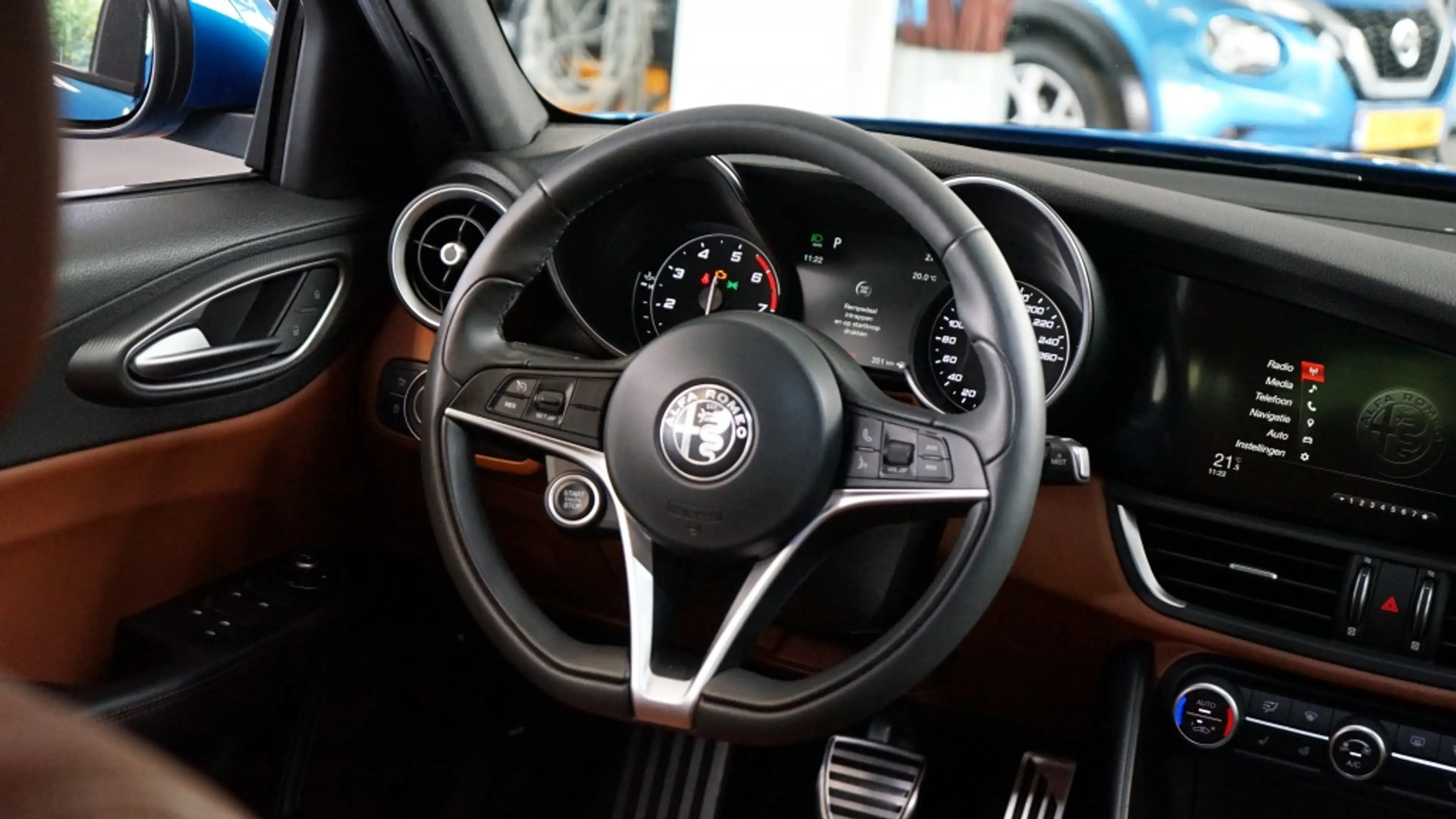 Alfa Romeo Giulia 2.0T Super | Veloce pack | Carplay | 19 inch | — photo 19
