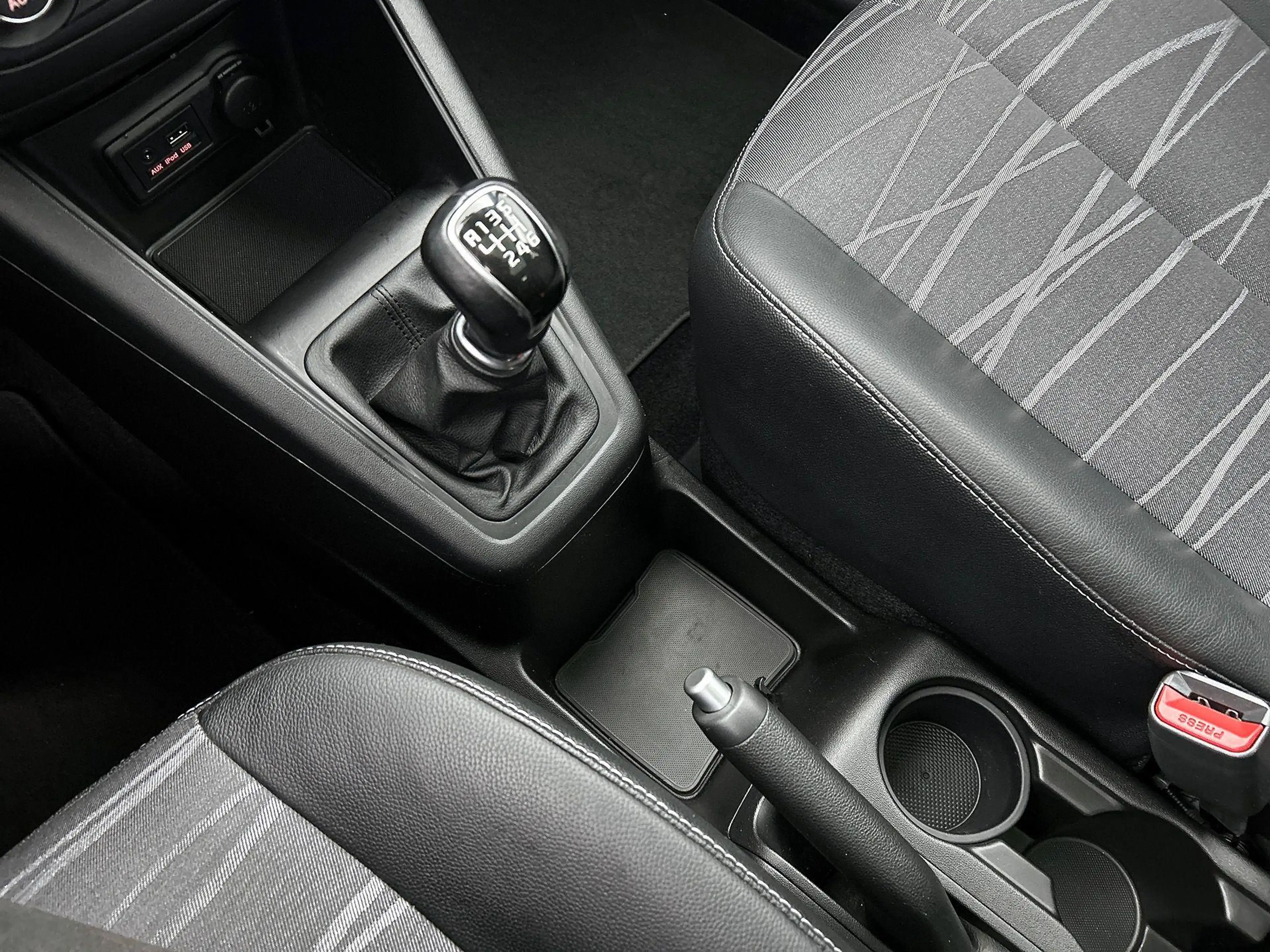 Kia Venga 1.6 CVVT ExecutiveLine | Camera | Parkeersensoren — photo 13