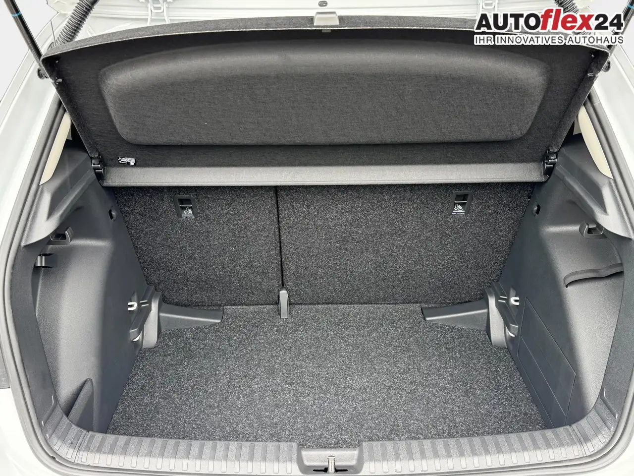 Skoda Fabia Extra Plus 1,0 TSI DSG 2 ZoKlima Navigation x E..., миниатюра 28