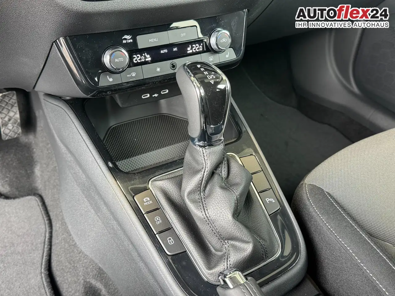 Skoda Fabia Extra Plus 1,0 TSI DSG 2 ZoKlima Navigation x E..., миниатюра 16