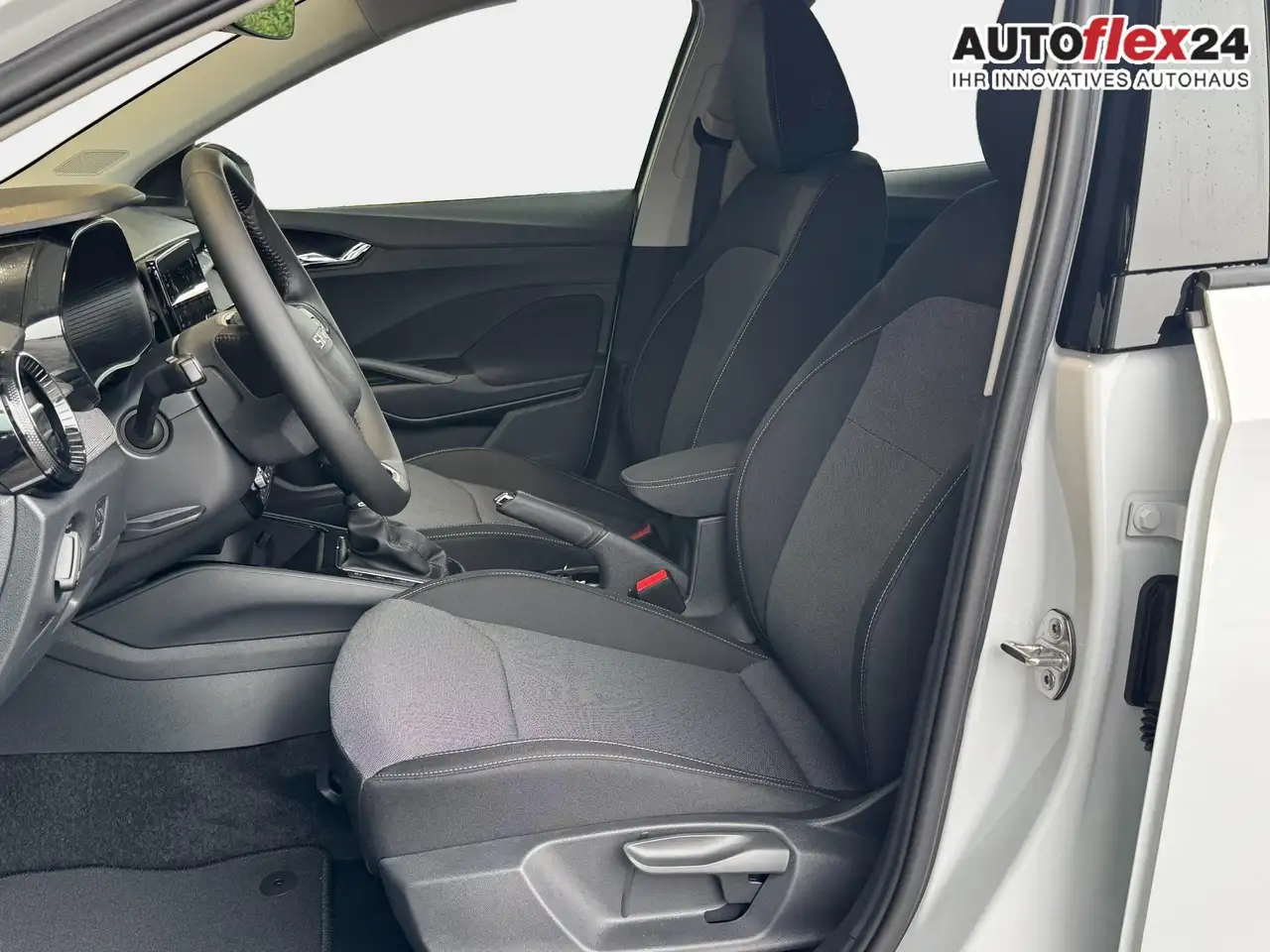 Skoda Fabia Extra Plus 1,0 TSI DSG 2 ZoKlima Navigation x E..., миниатюра 26