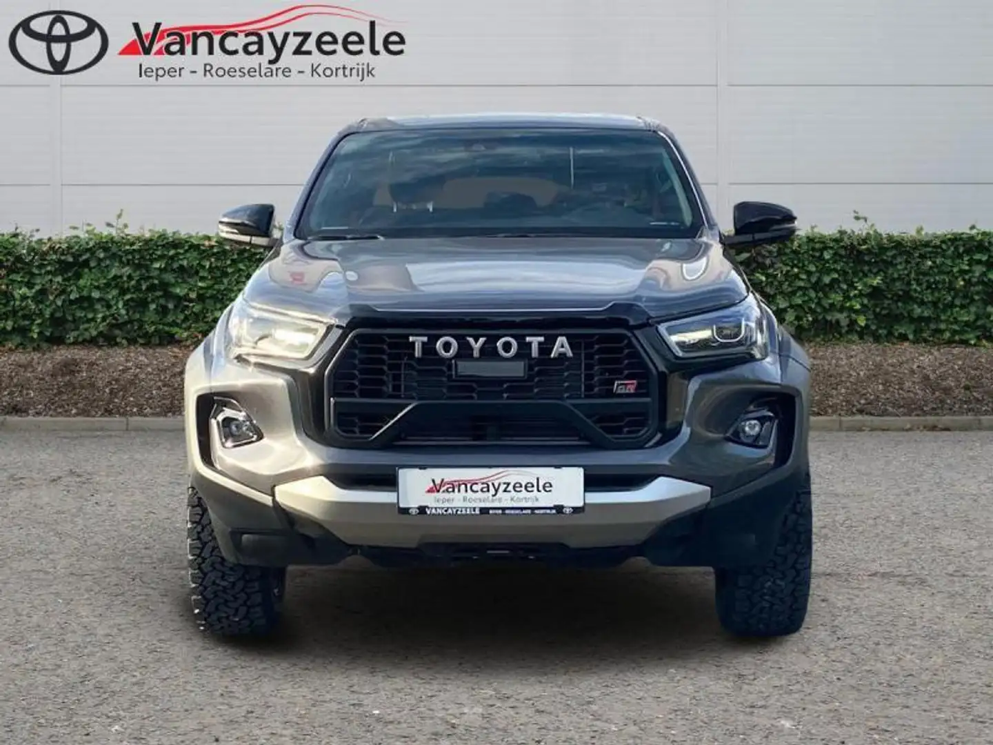 Toyota Hilux GR Sport 59000 + BTW Grijs - 2