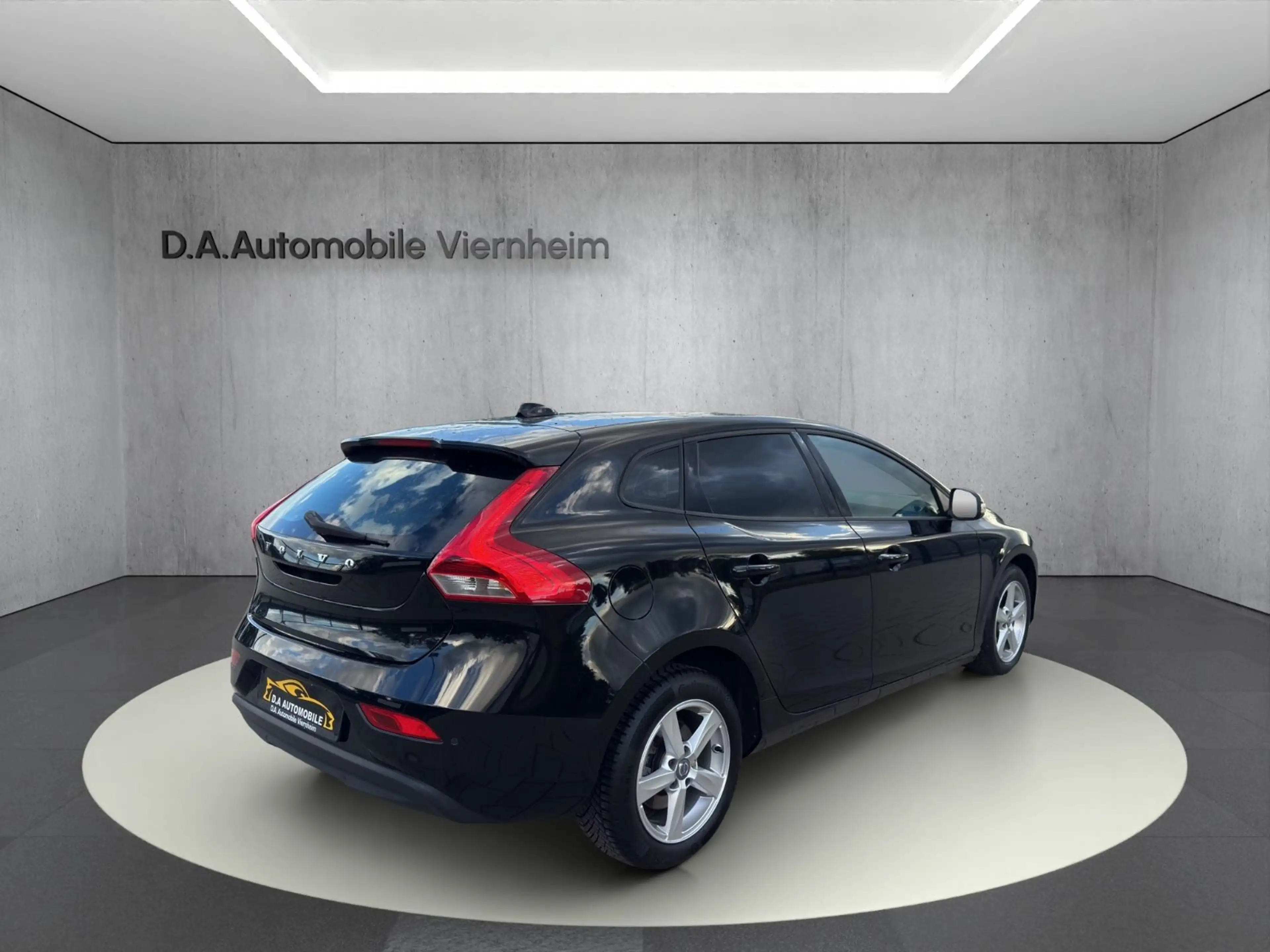 Volvo V40 Kinetic°Automatik°Sitzheizung°PDC°Euro6° — photo 6