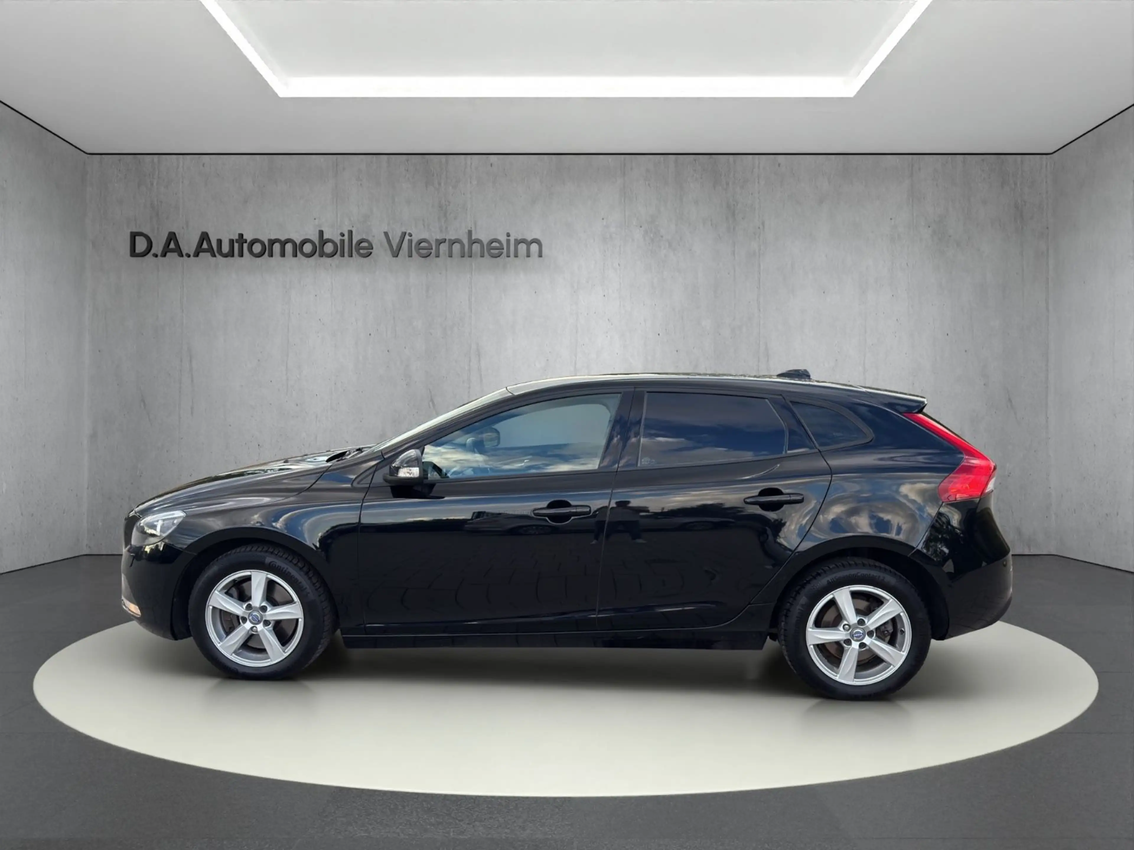Volvo V40 Kinetic°Automatik°Sitzheizung°PDC°Euro6° — photo 3