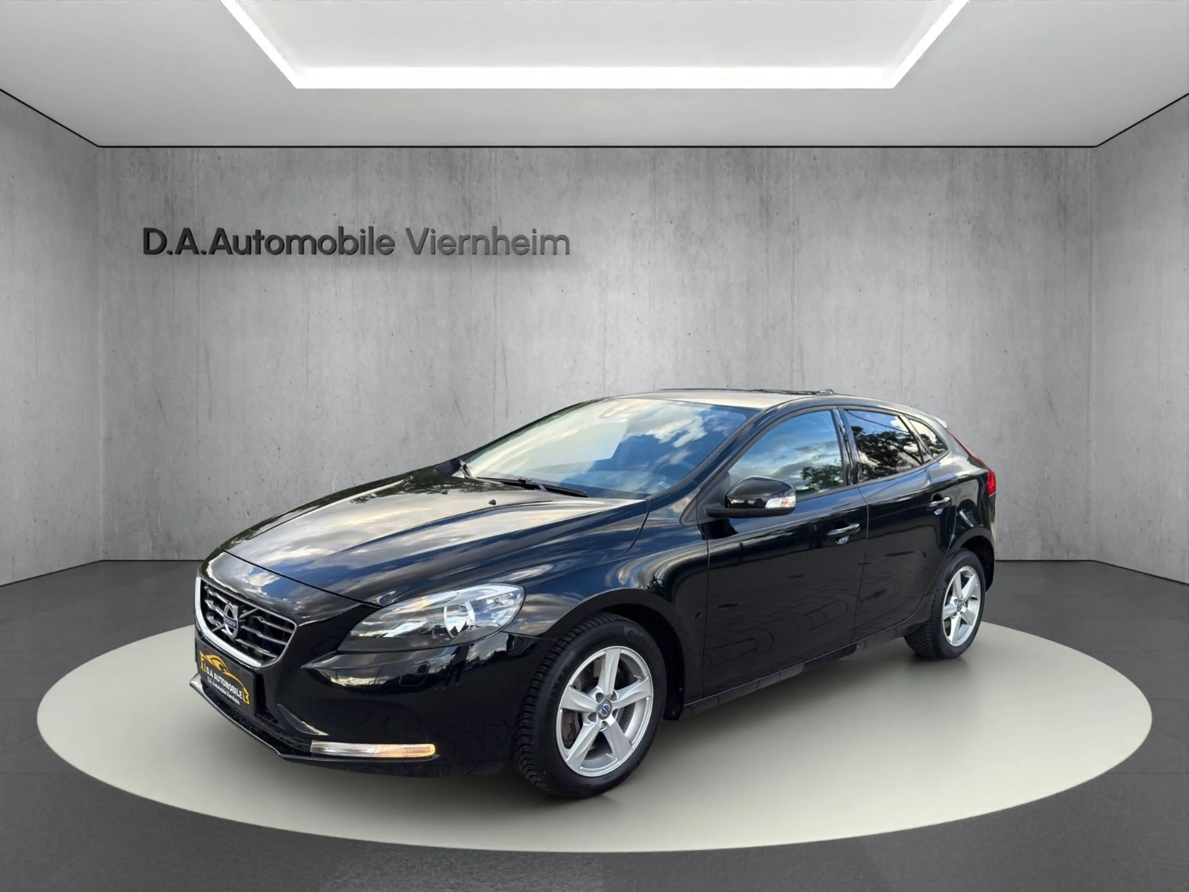 Volvo V40 Kinetic°Automatik°Sitzheizung°PDC°Euro6°