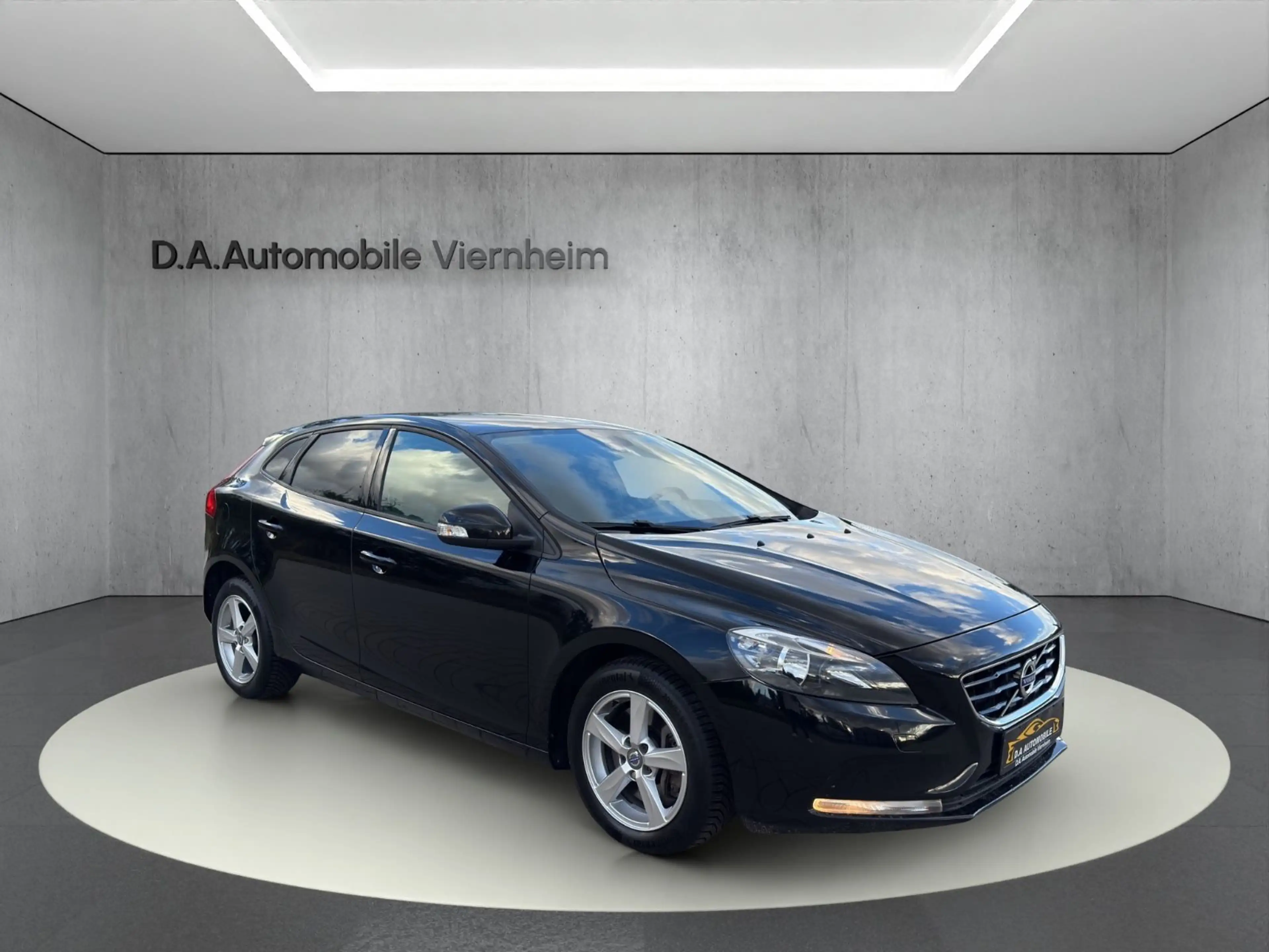 Volvo V40 Kinetic°Automatik°Sitzheizung°PDC°Euro6° — photo 8