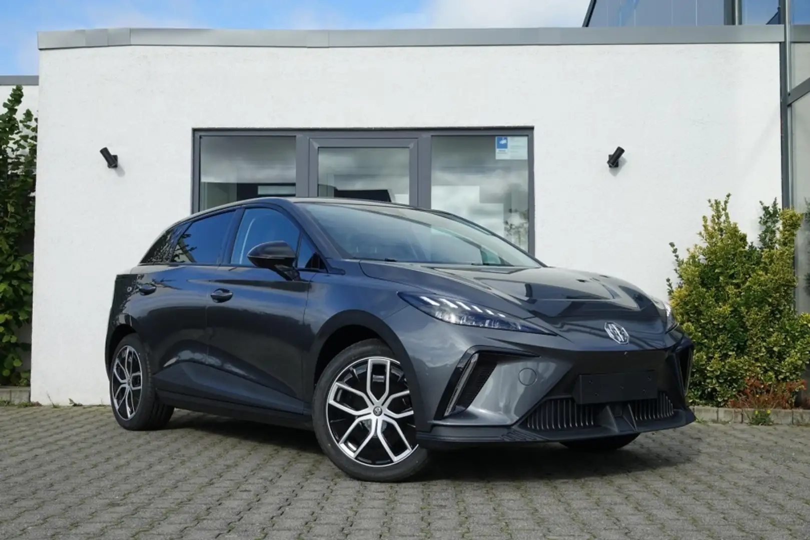 MG MG4 LUXURY 150KW 64 kWh 7J Garantie +AHK! Szürke - 1