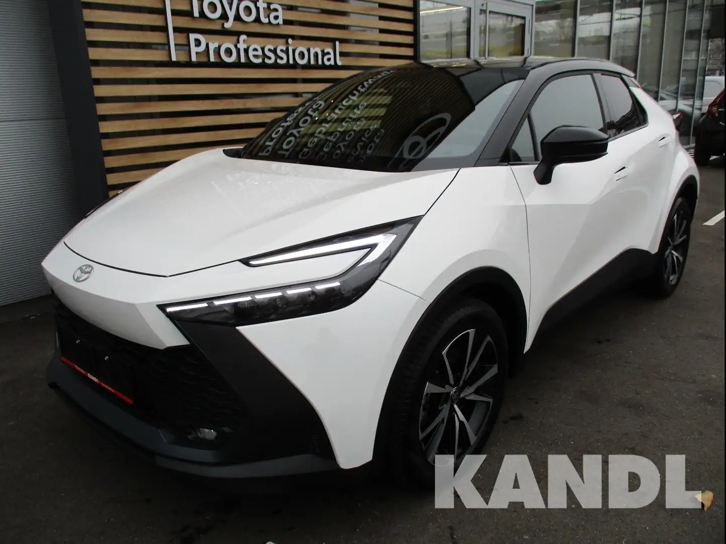 Toyota C-HR 2.0 Plug-In Hybrid E-CVT Active Drive Technikpaket Weiß - 1