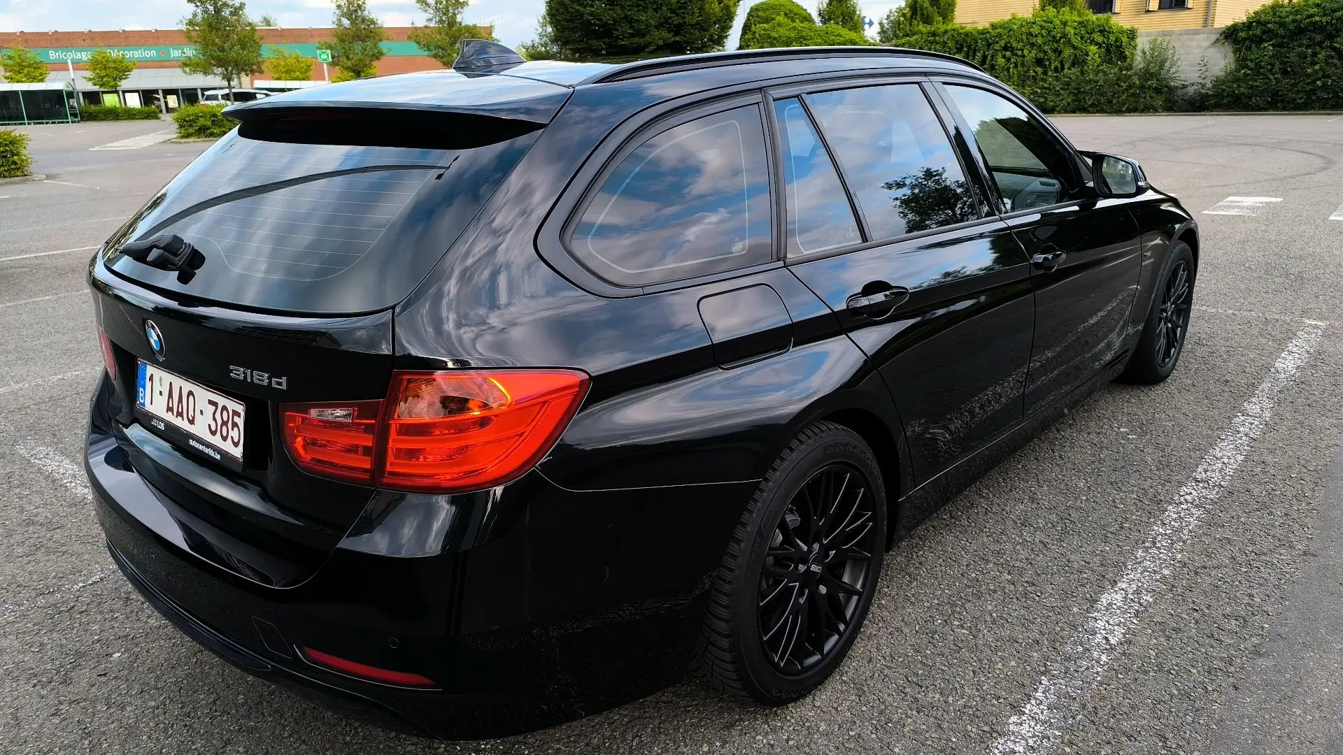 BMW 318 318d Aut. Sport Line Zwart - 1