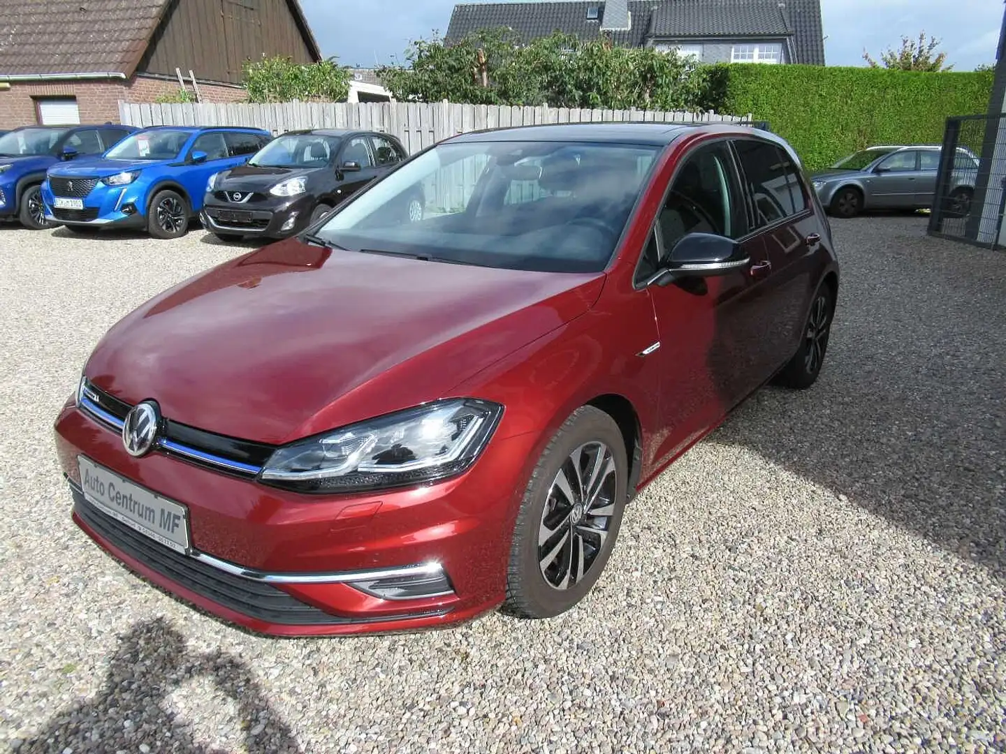 Volkswagen Golf VII 1.5 TSI IQ.DRIVE Rot - 1