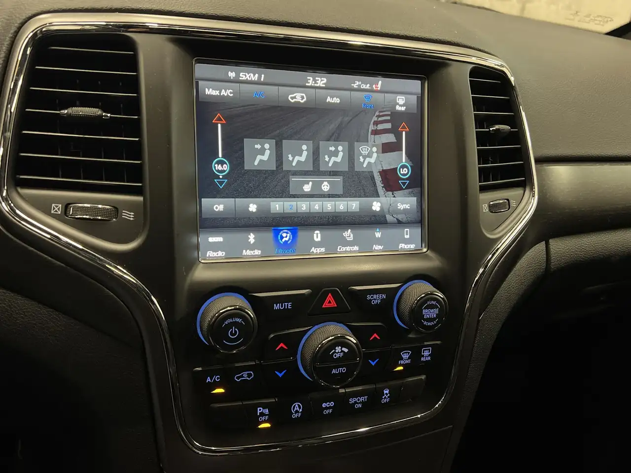 Jeep Grand Cherokee снимка Jeep Grand Cherokee