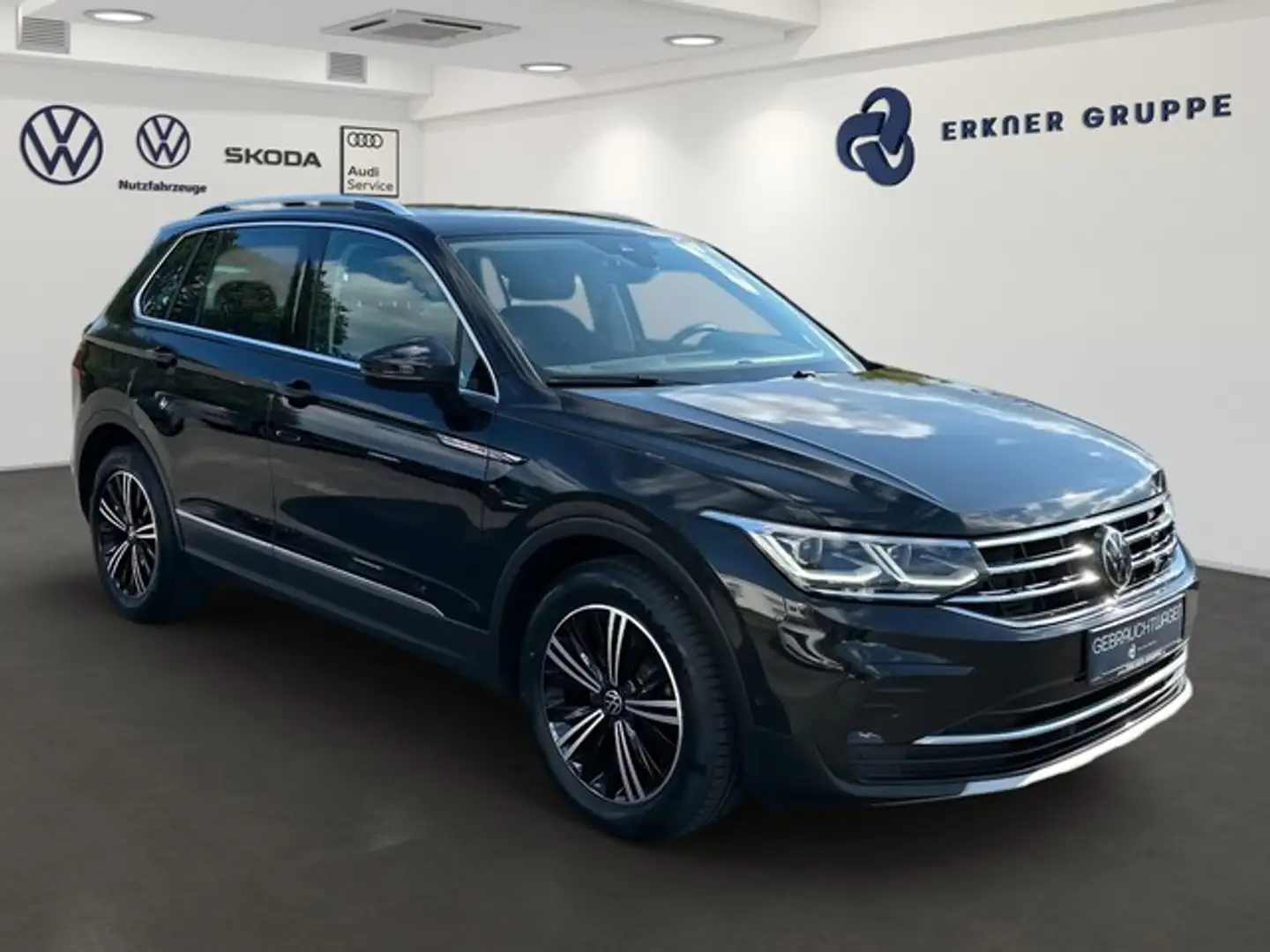 Volkswagen Tiguan 2.0TDI DSG Elegance MATRIX+AHK+STNDHZ+DGI+++ Zwart - 2