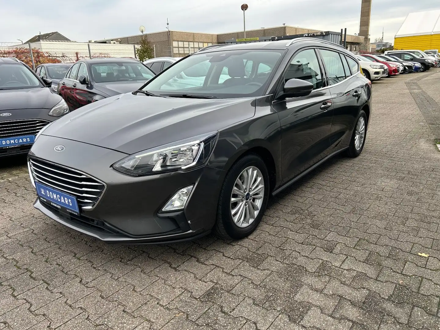 Ford Focus Turnier Titanium/NAVI/AUTOMATIK/ALU/PDC/ Grigio - 2