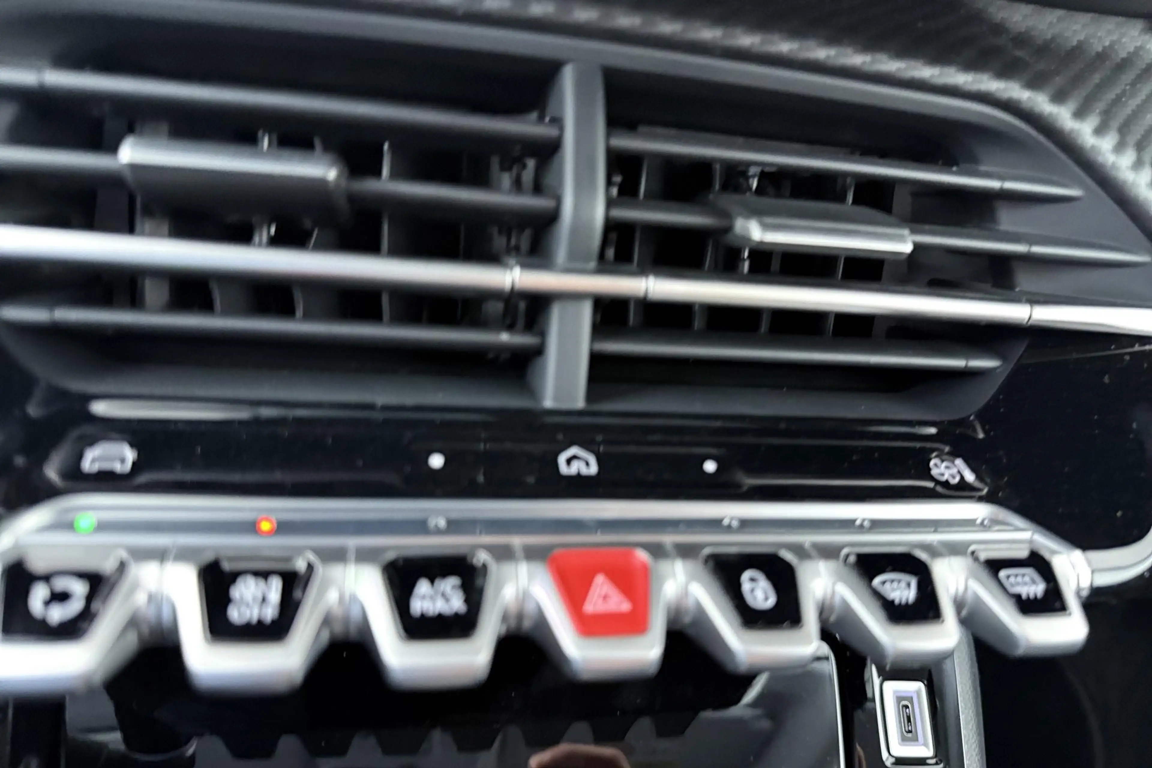 Peugeot e-208 EV Allure 51 kWh | Navigation Pack | Vision Pack | — photo 7