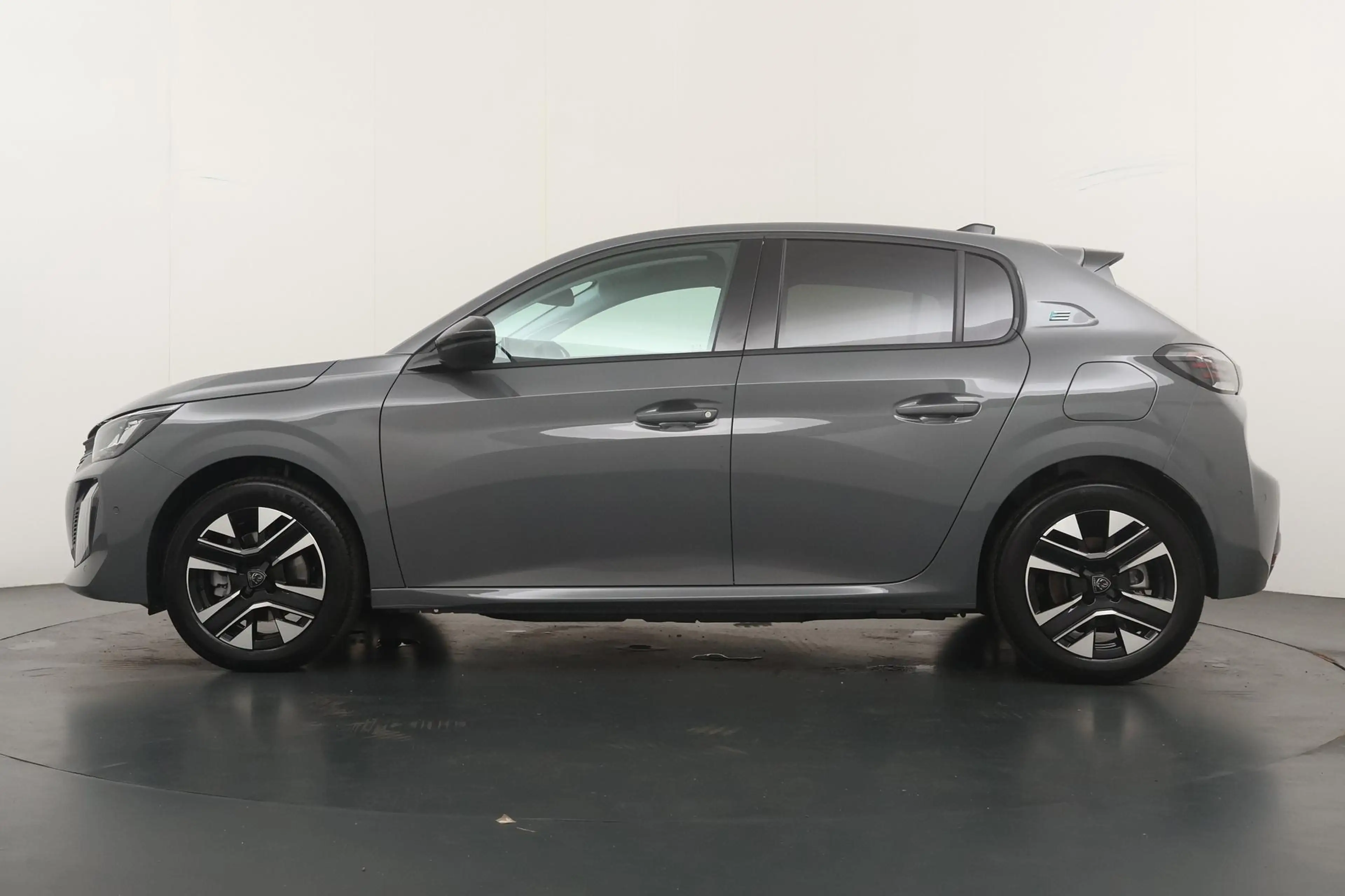 Peugeot e-208 EV Allure 51 kWh | Navigation Pack | Vision Pack | — photo 3