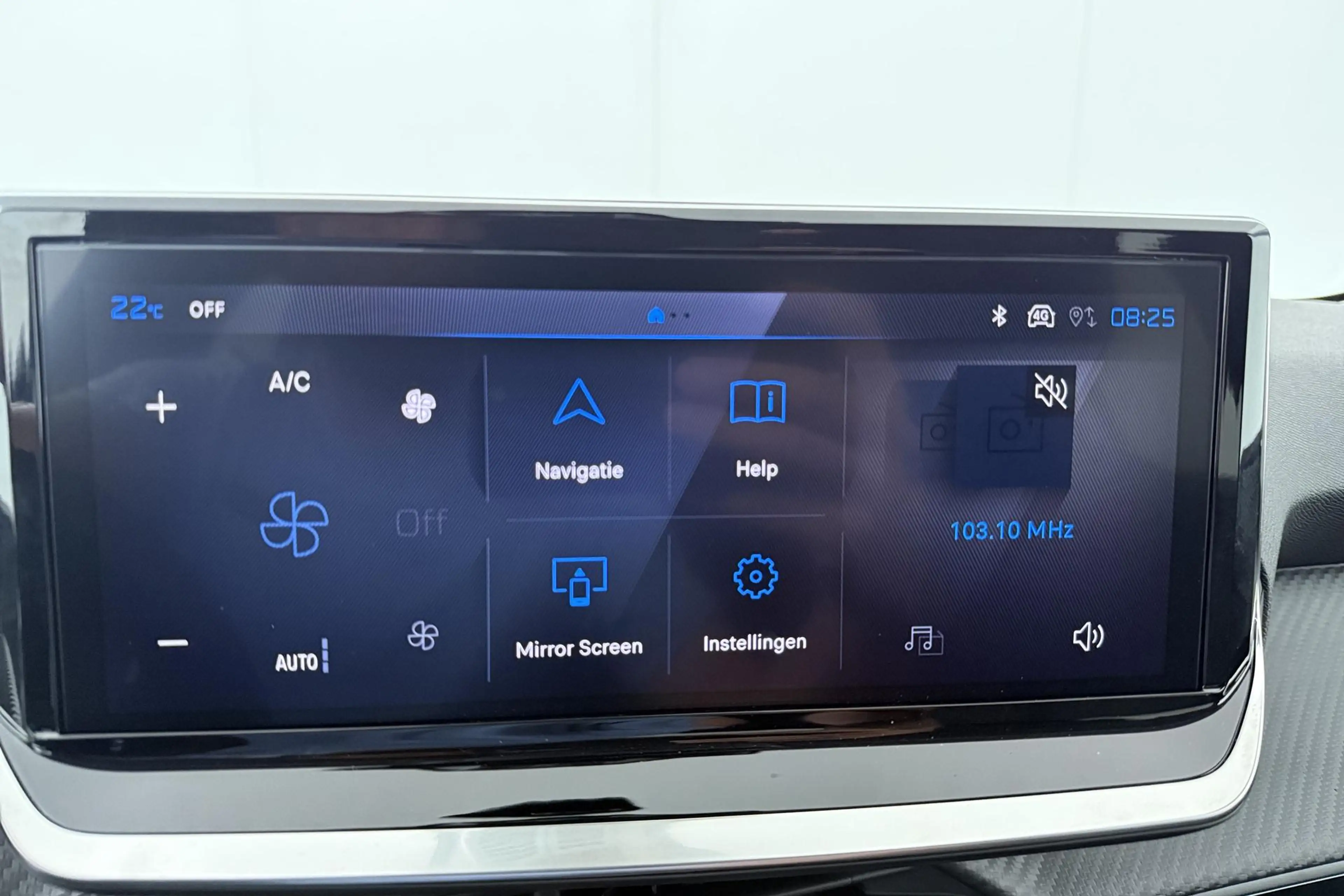 Peugeot e-208 EV Allure 51 kWh | Navigation Pack | Vision Pack | — photo 8