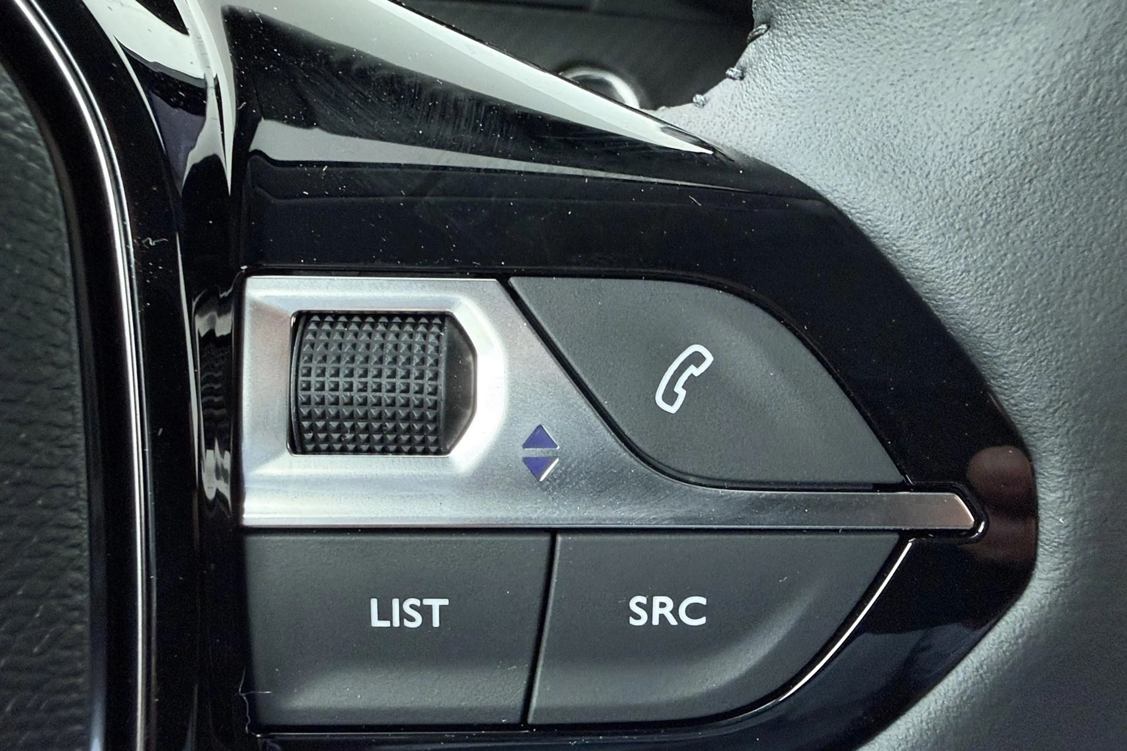 Peugeot e-208 EV Allure 51 kWh | Navigation Pack | Vision Pack | — photo 15