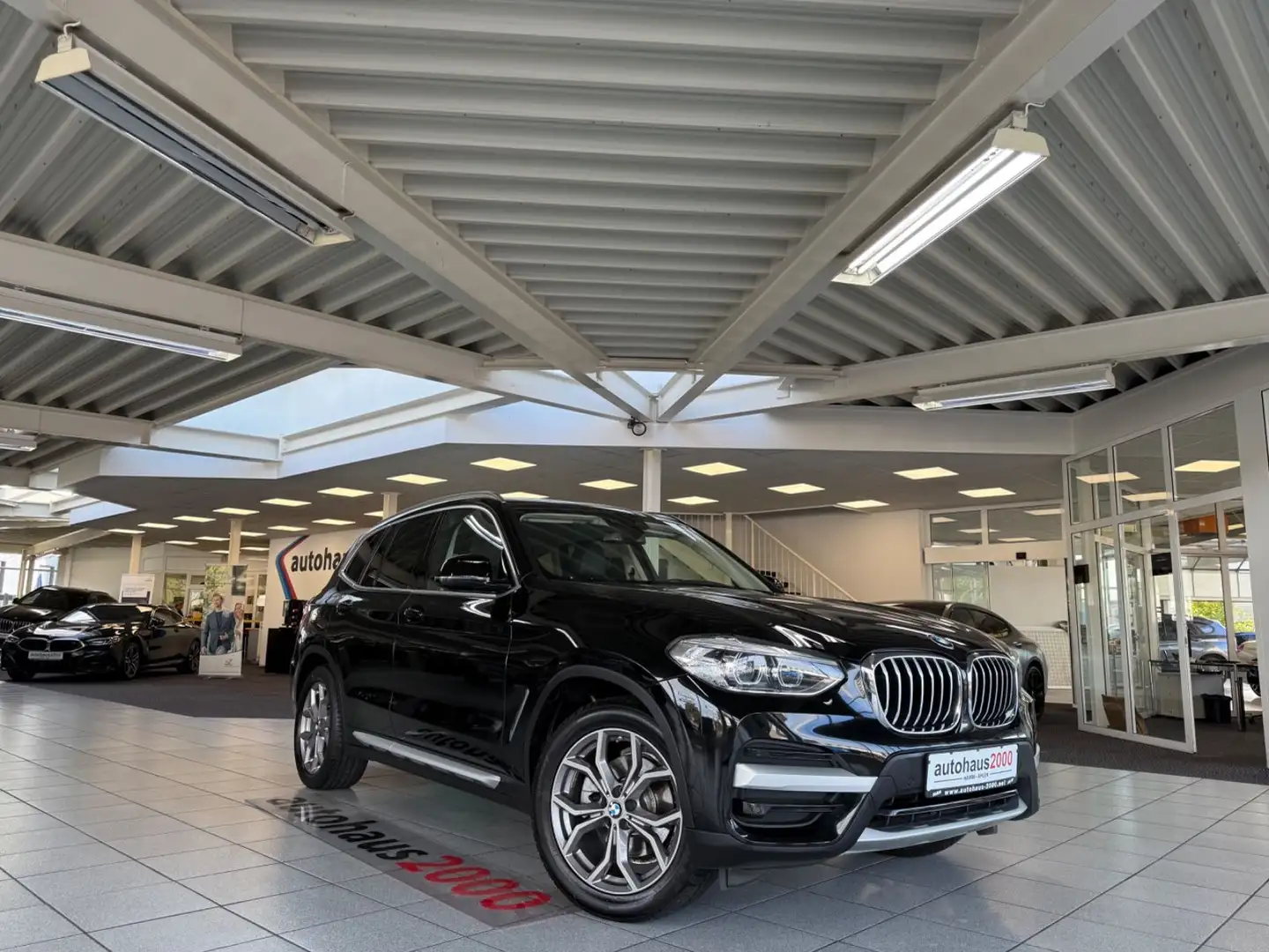 BMW X3 xDrive 20d xLine AUT./LED/AHK/STANDHE./DAB Noir - 1